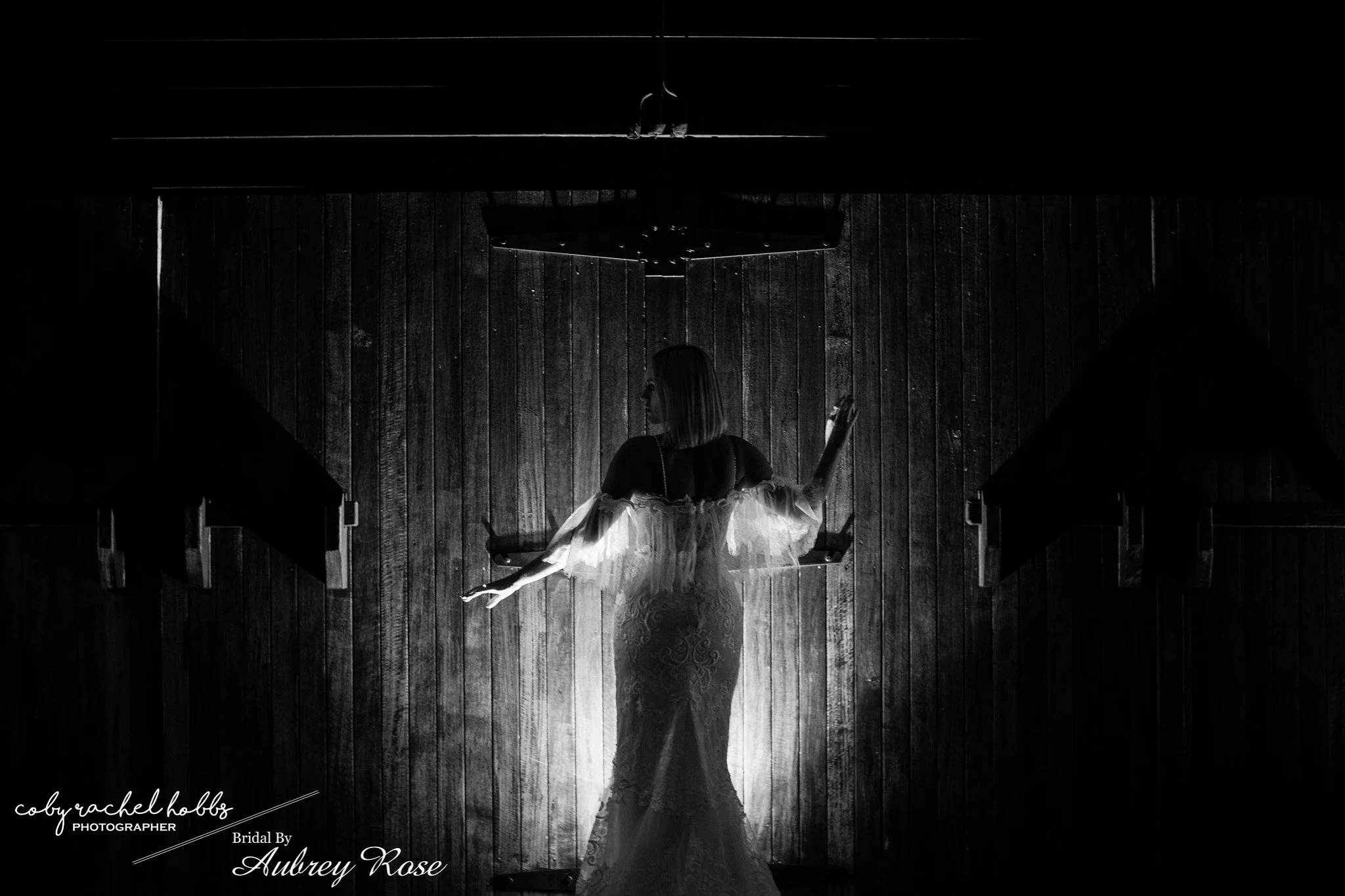 cobyrachelhobbs-bridalbyaubreyrose-oldbroadwaterfarm-287.jpg