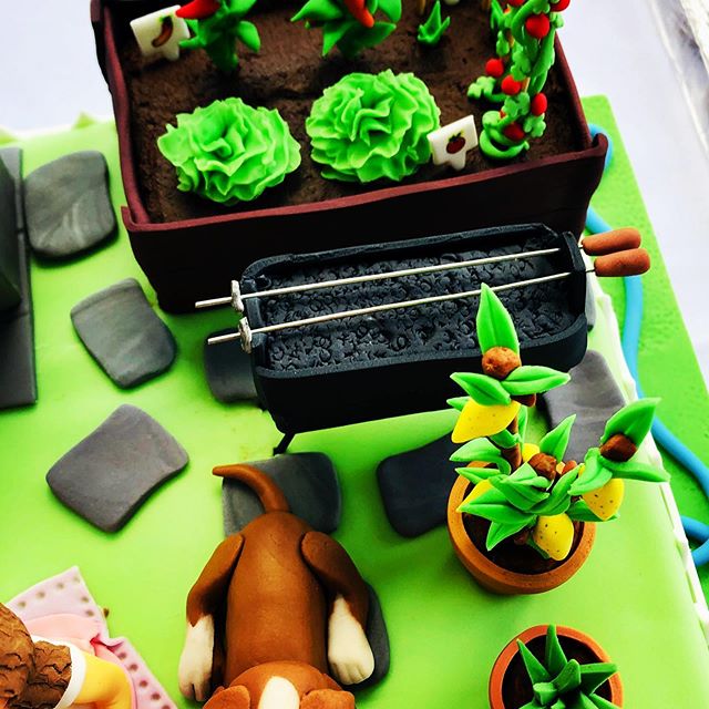 When SOUV is so important that it makes it onto your 40th birthday cake 👏👏
.
.
.
.
.
.
.
.
#souv #souvaustralia #souvla #souvlaki #charcoal #charcoalgrill #bbq #grill #grilling #backyardbbq #rotisserie #cooking #ausiebbq #outdoorcooking #foodporn #