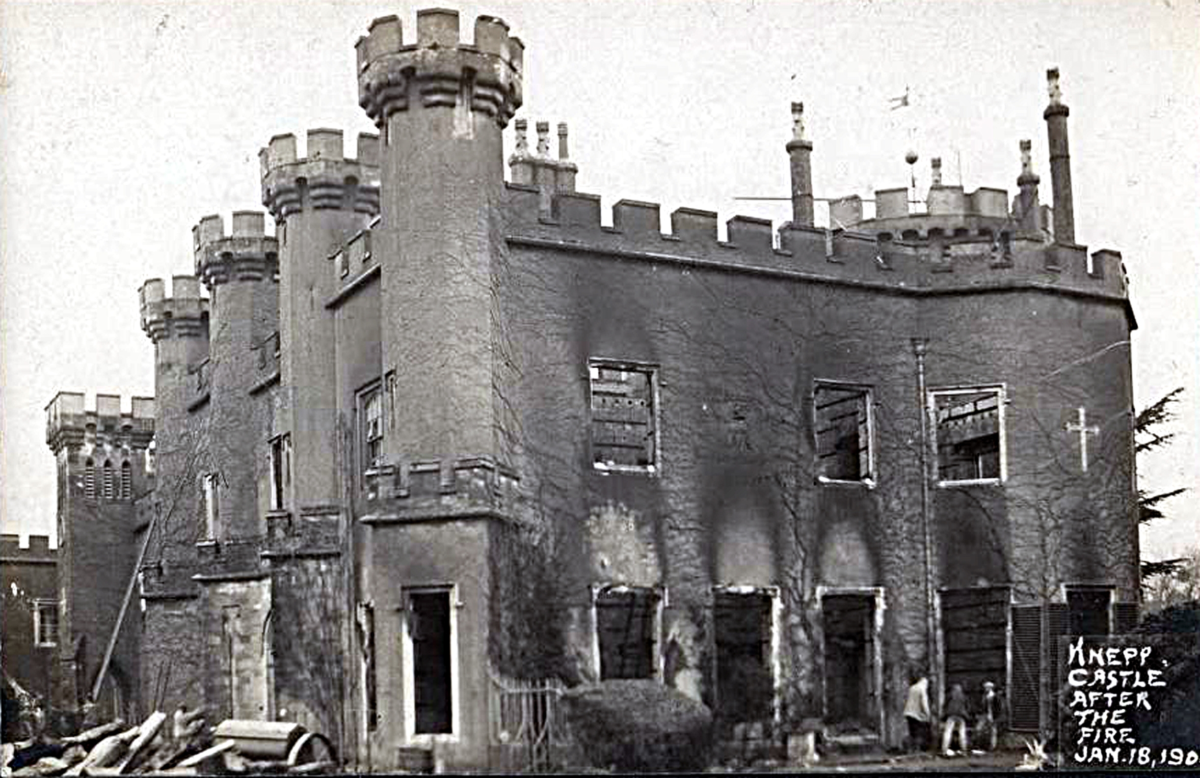 Knepp after being partially destroyed by fire in 1904