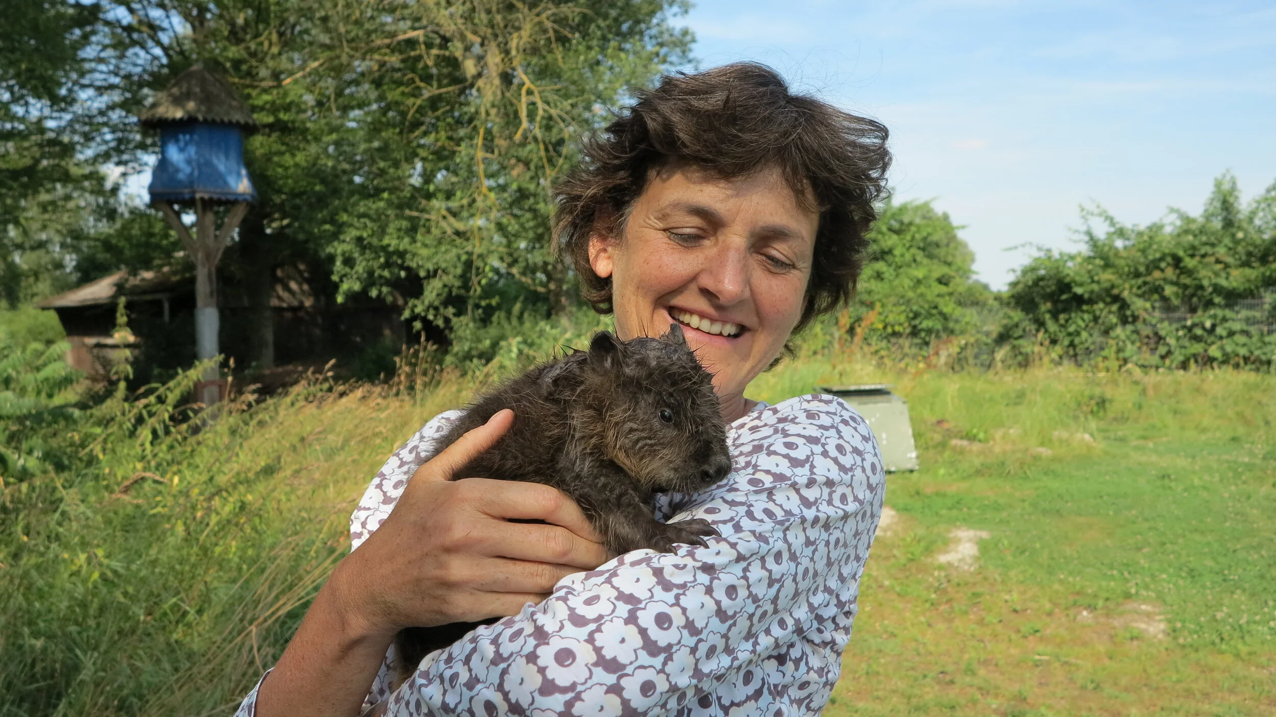 Issy with a beaver kit in Bavaria, July 2015