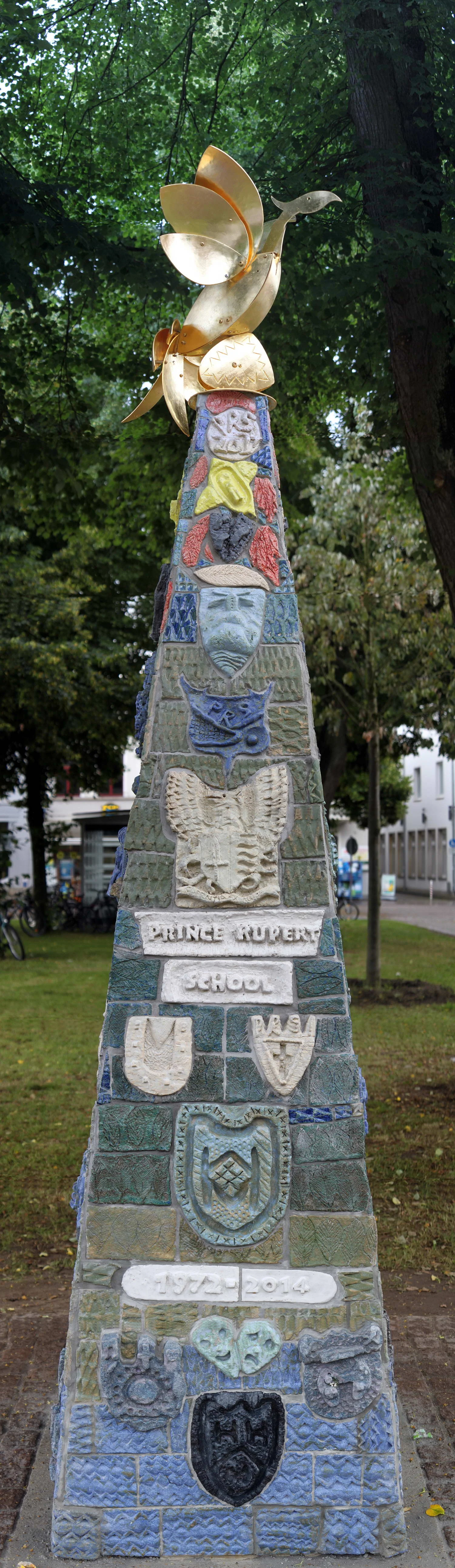 With four sides the obelisk is made up of several hundred hand made pieces.