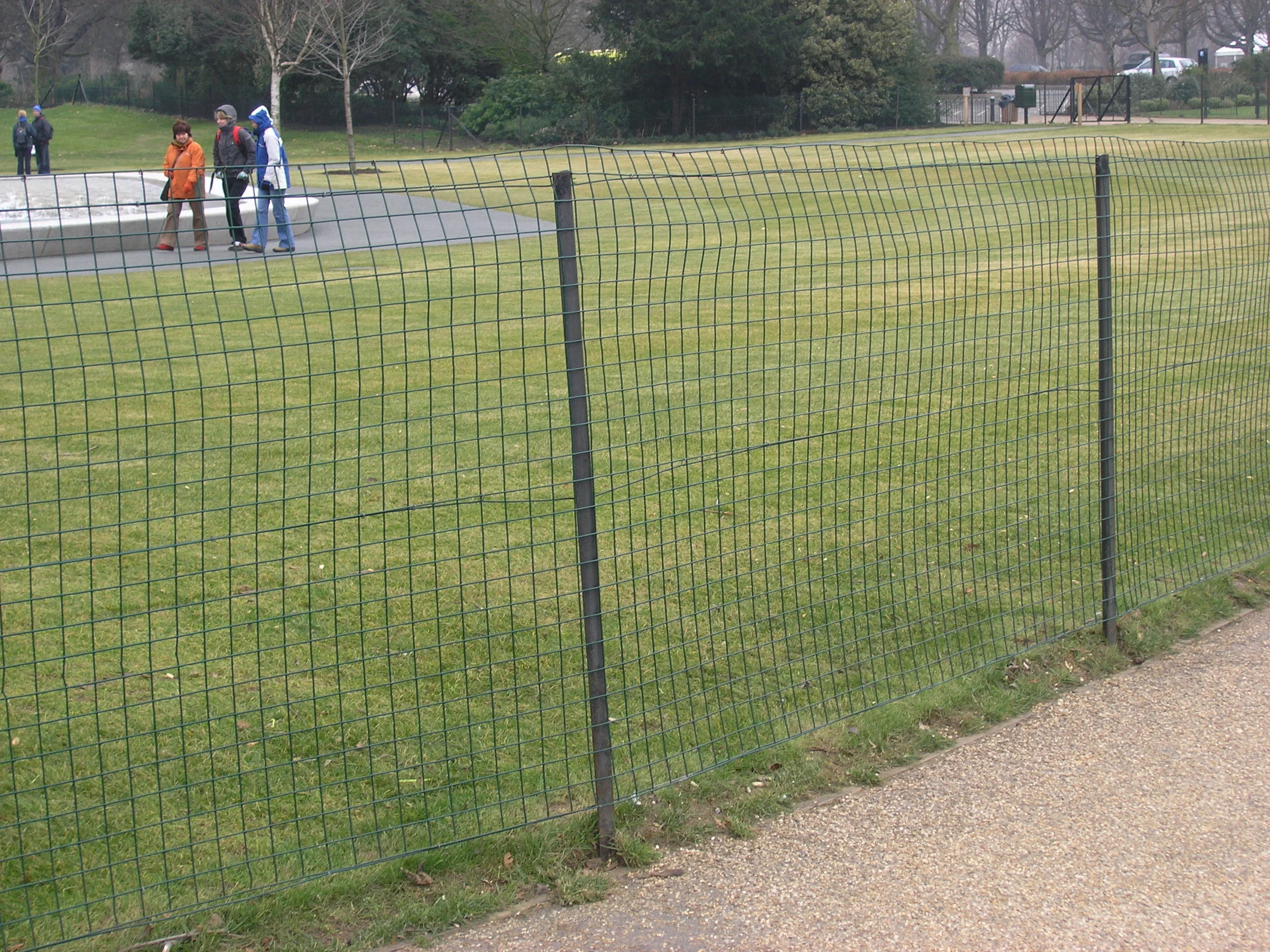  The Diana fountain had a makeshift fence erected around it. 