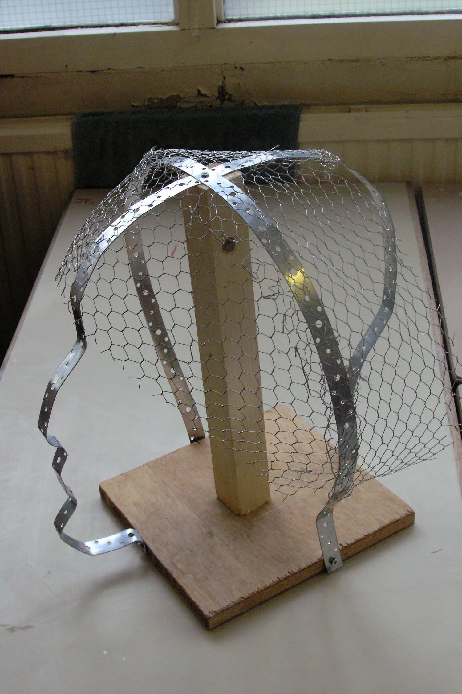  Armature for a plaster head. 