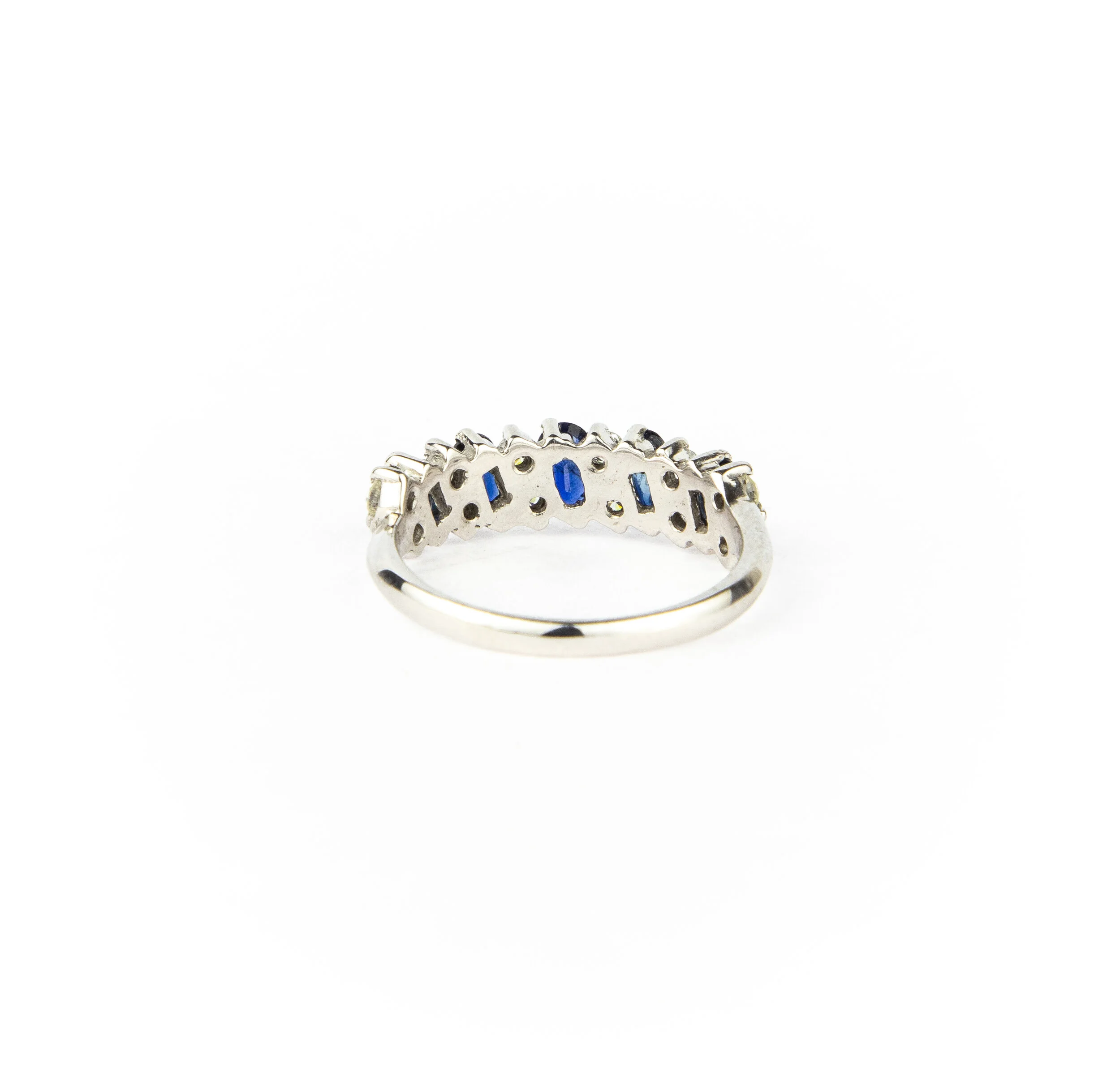 18ct Sapphire & Diamond Ring 4.jpg