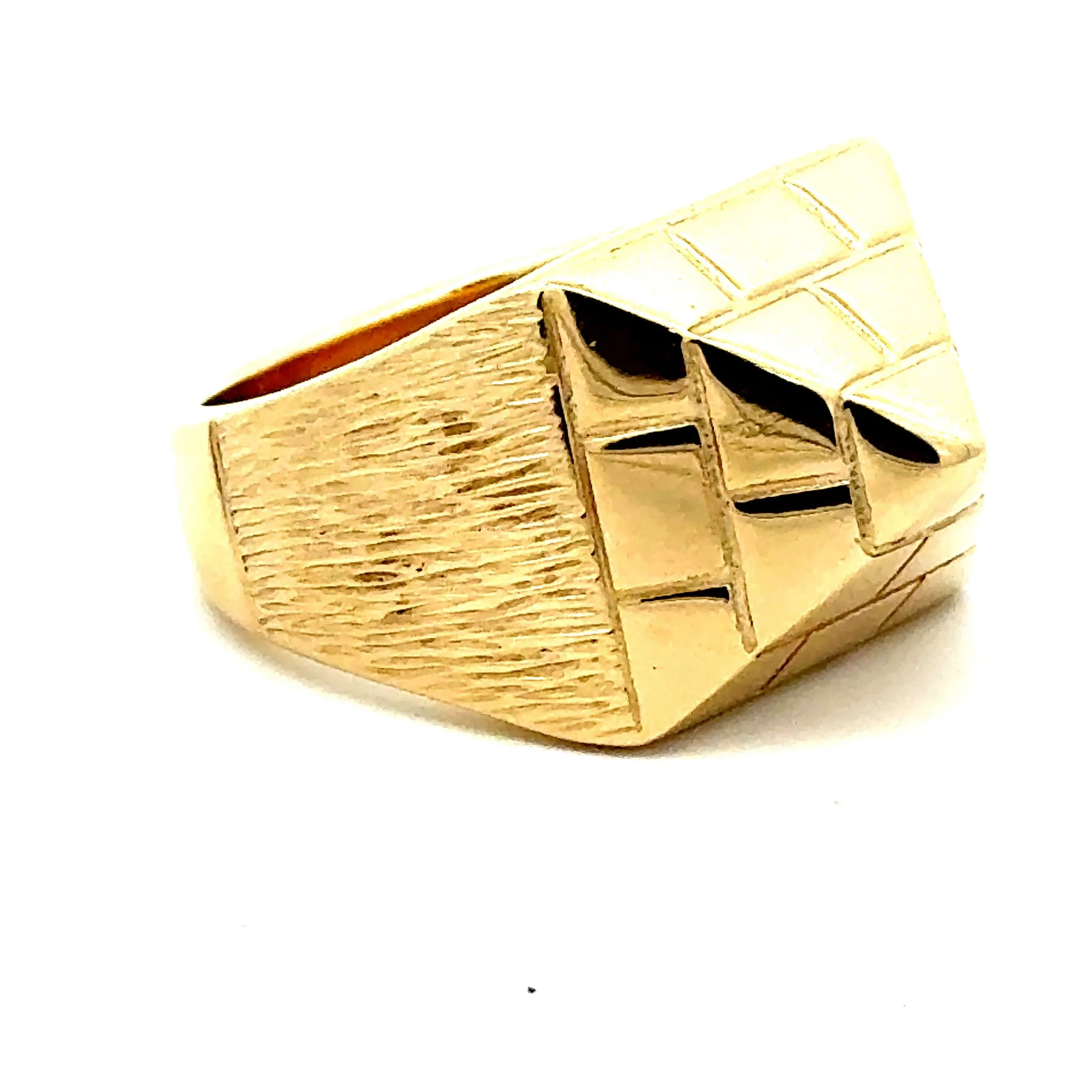 pyramid ring_2.jpg