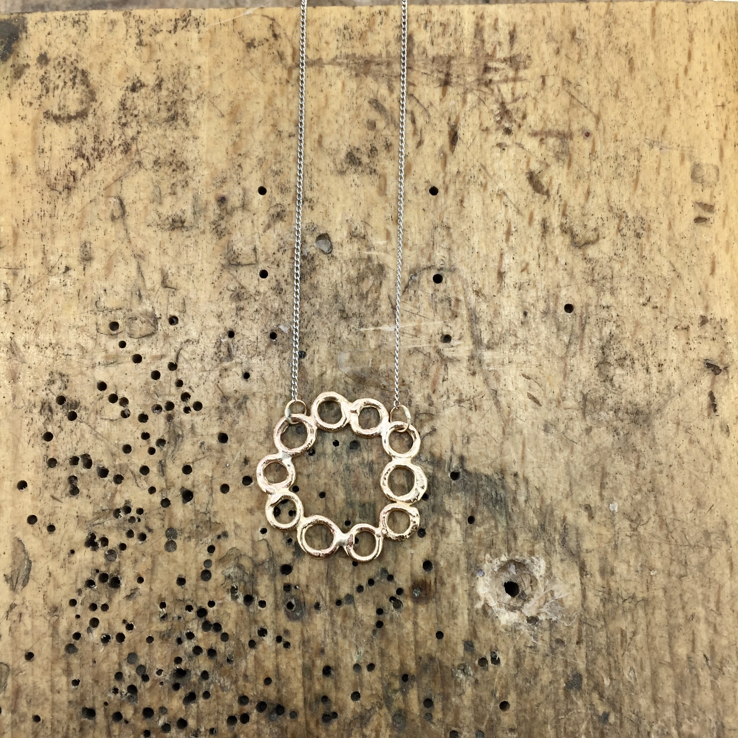 O2 Cluster Pendant in 9ct Yellow Gold with 9ct White Gold Chain