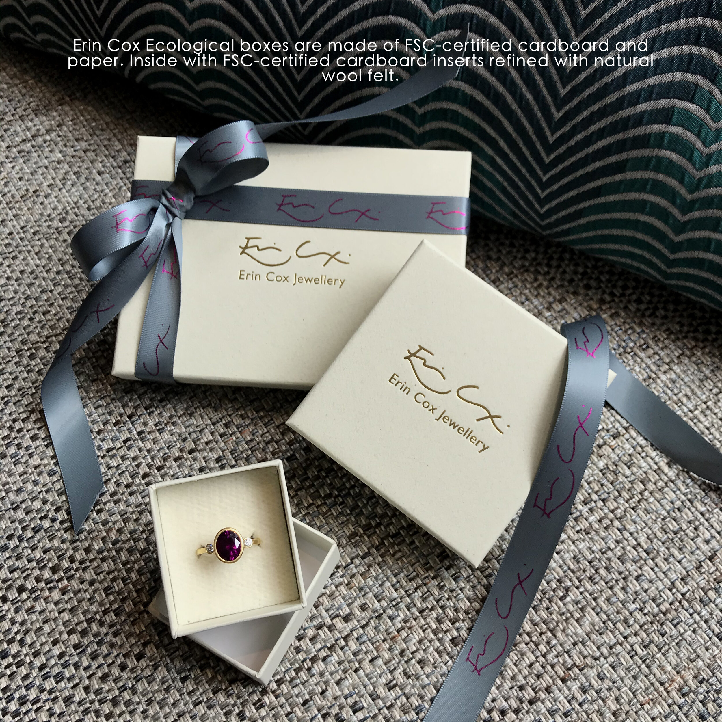 Erin Cox Ecological boxes are made of FSC-certified cardboard and paper. Inside with FSC-certified cardboard inserts refined with natural wool felt.