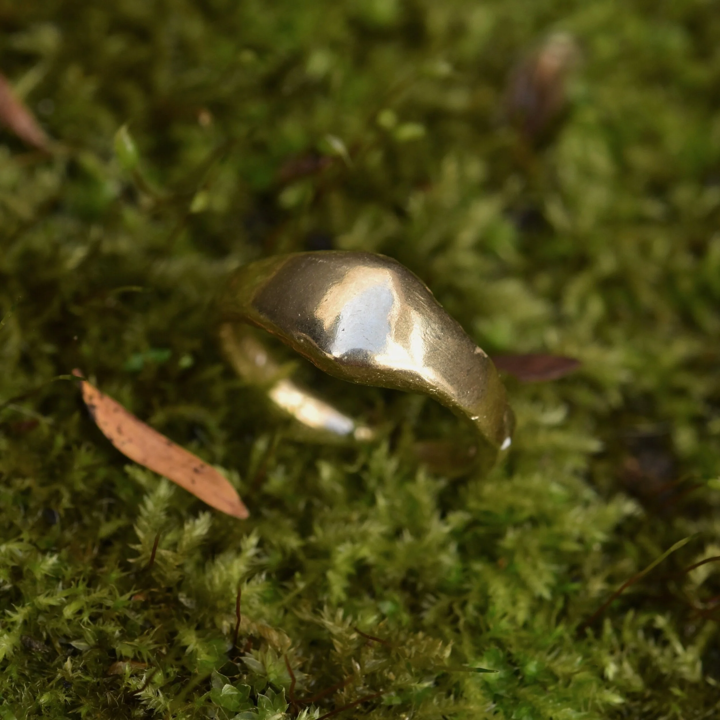 Erin Cox Molten 9ct yellow gold signet pinky ring designer handmade handcrafted jewellery recycled ethically sourced gold Uk Devon local