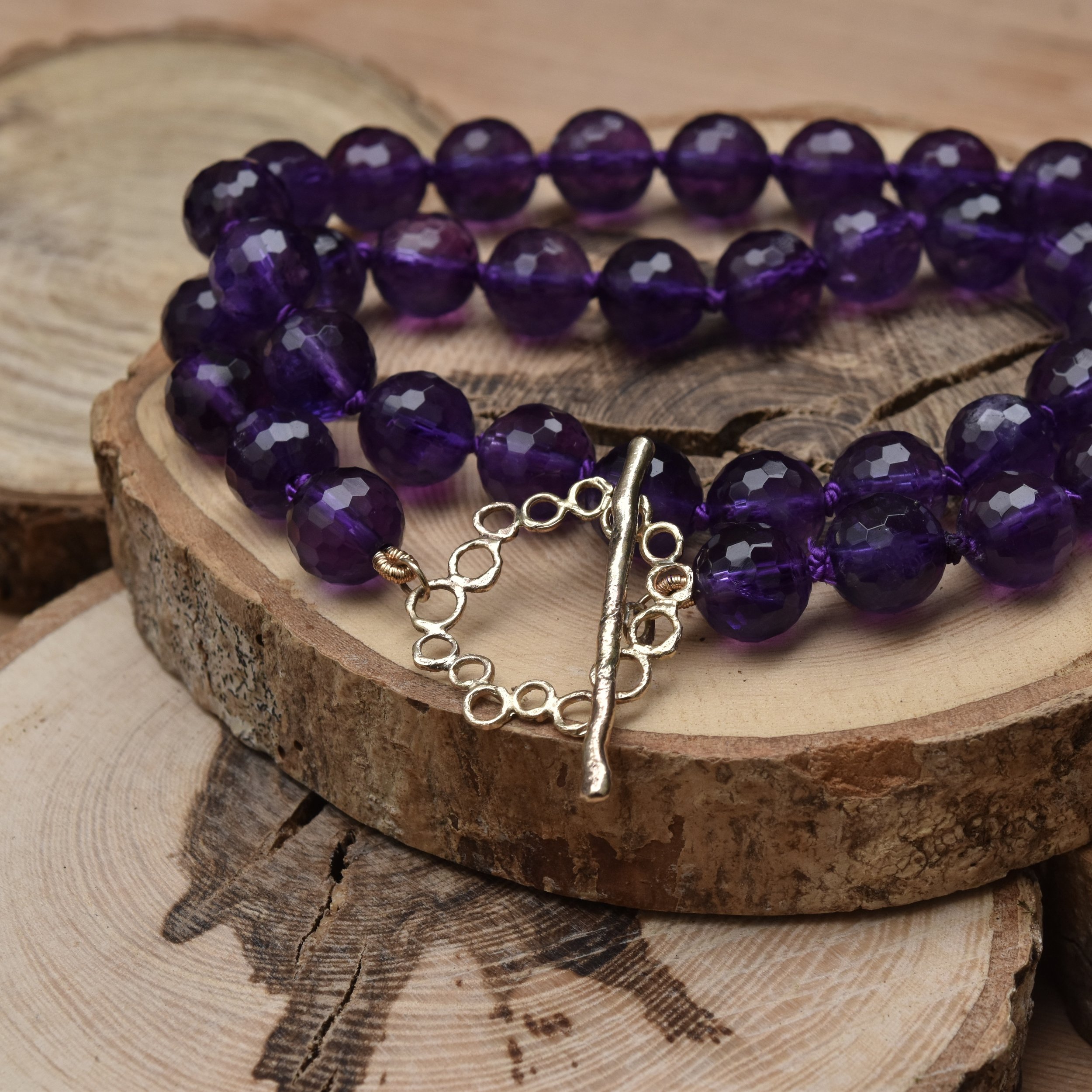 February Birthstone: 10 Fun Facts (Amethyst)