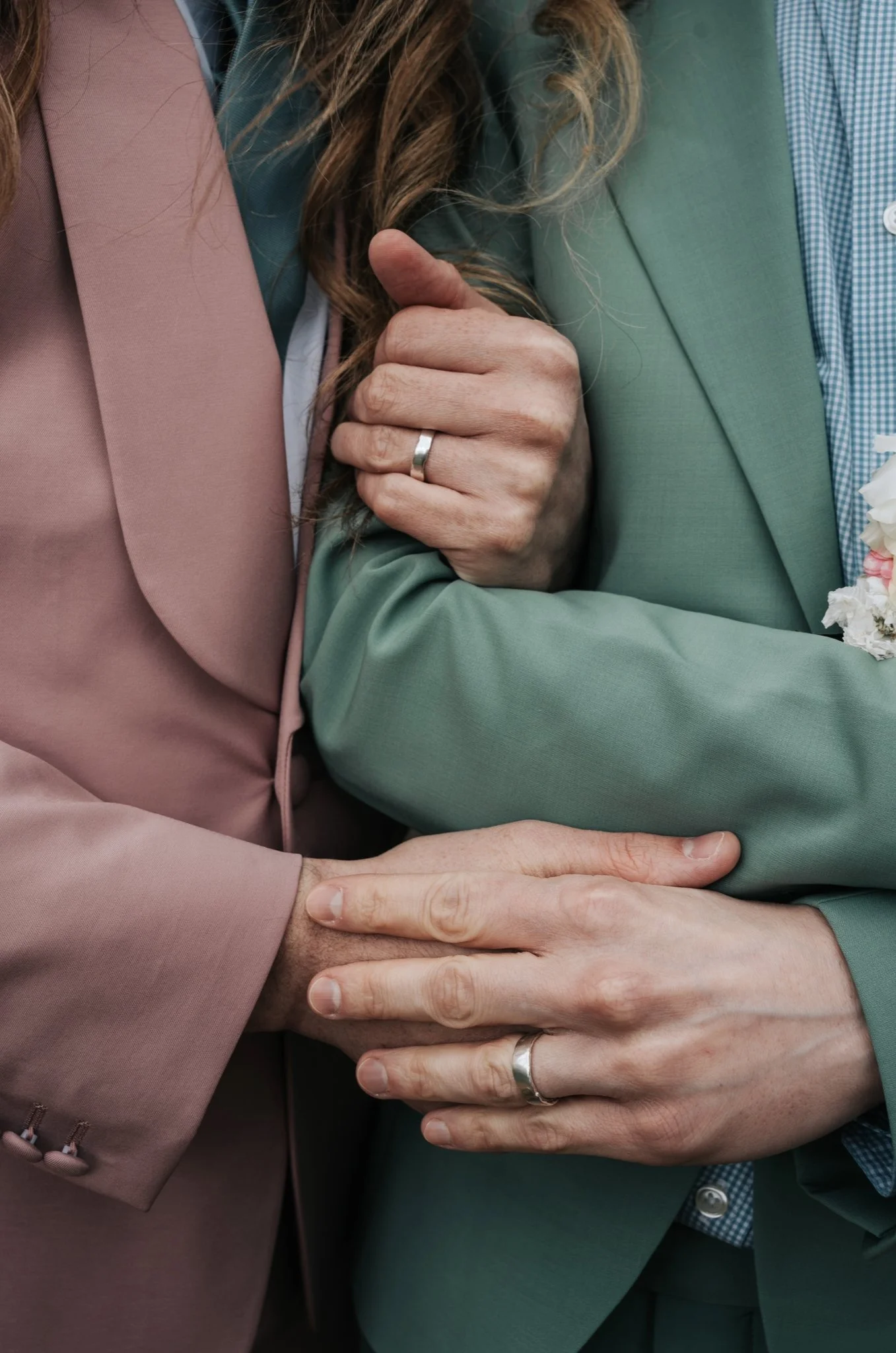 Knots &amp; Kisses - Bright Cottage Core Wedding Shoot