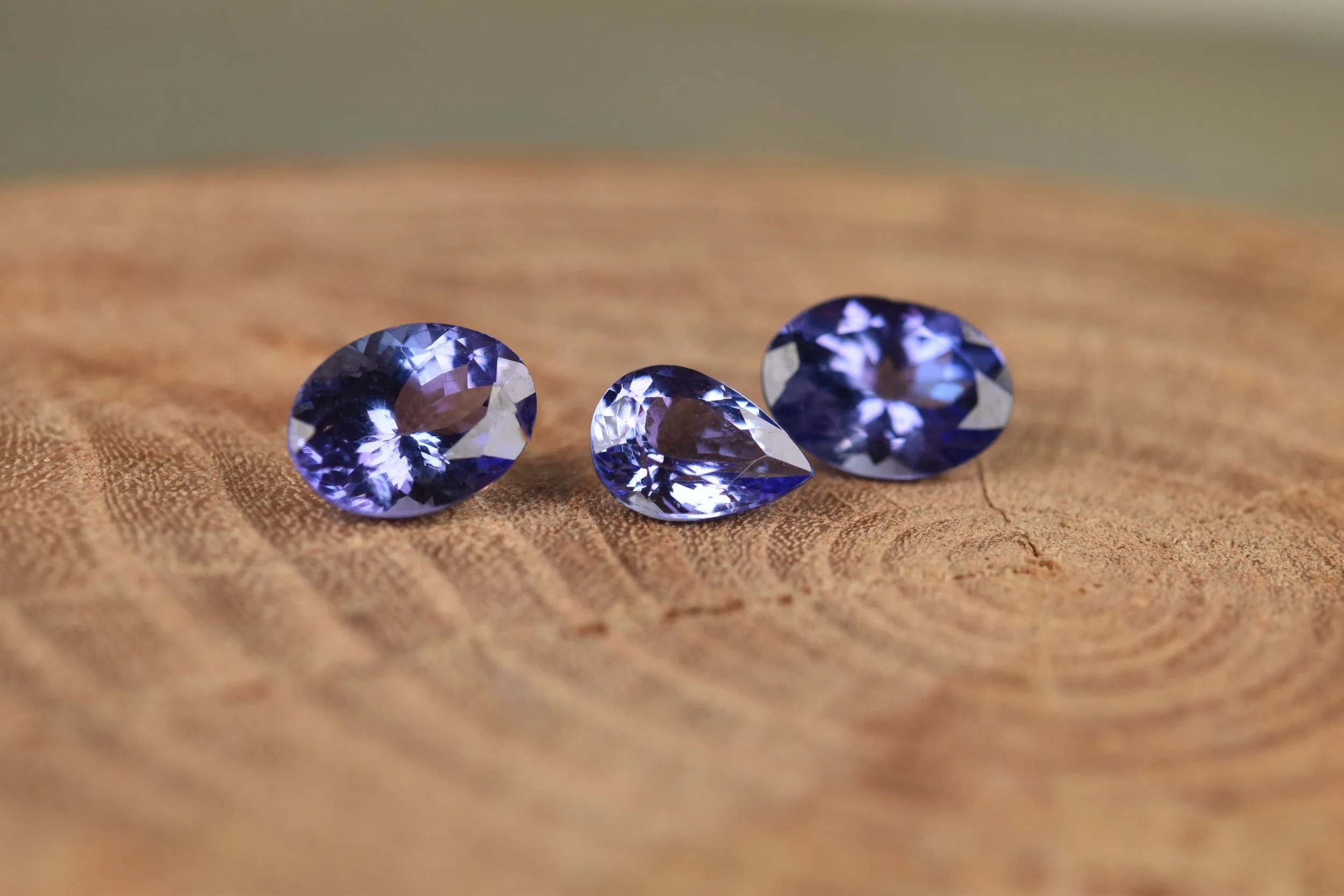 December Birthstone: 10 Fun Facts (Tanzanite)