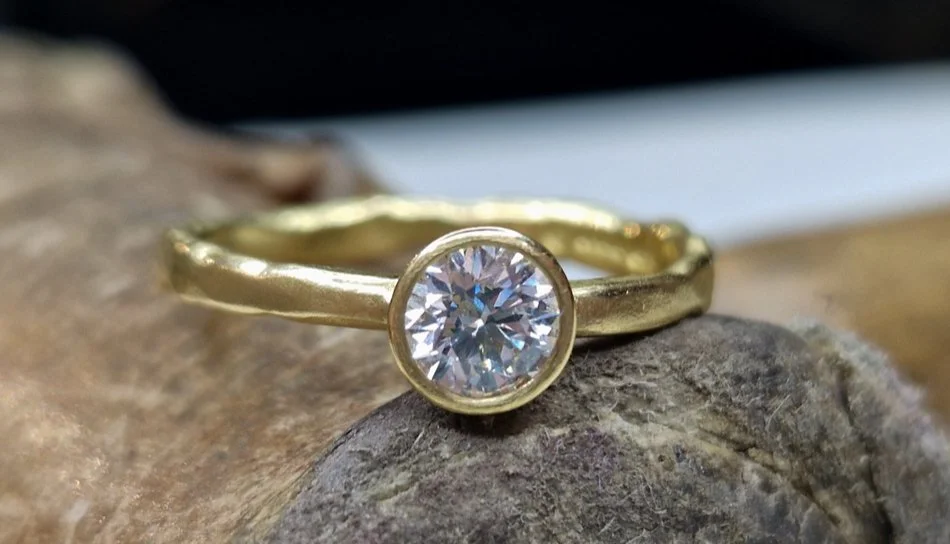 Spotlight on Solitaire Rings