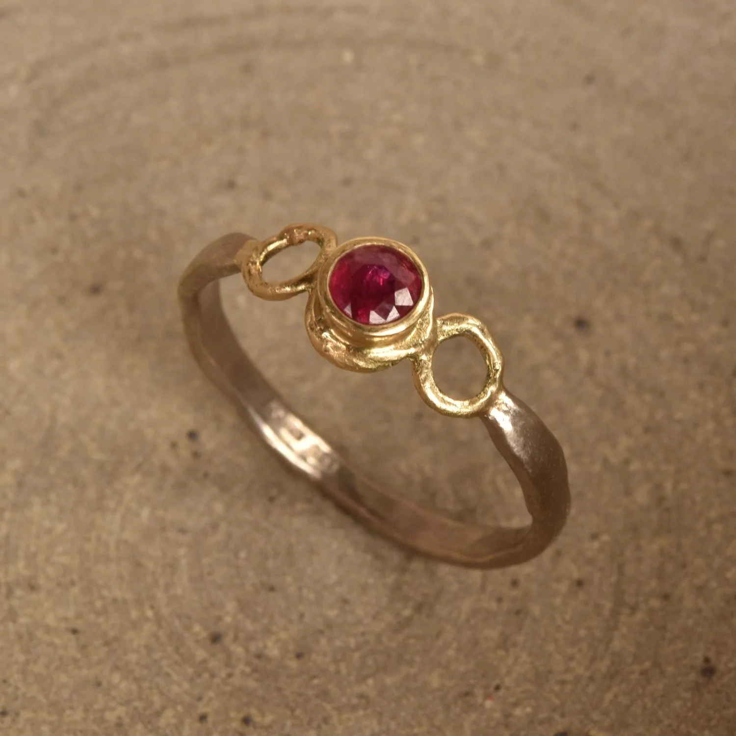18CT | £1358 