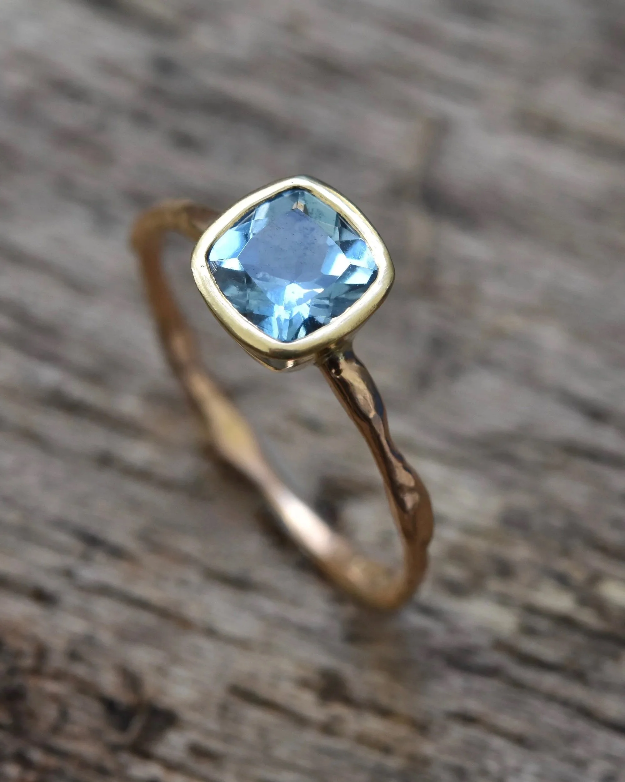 AQUAMARINE 