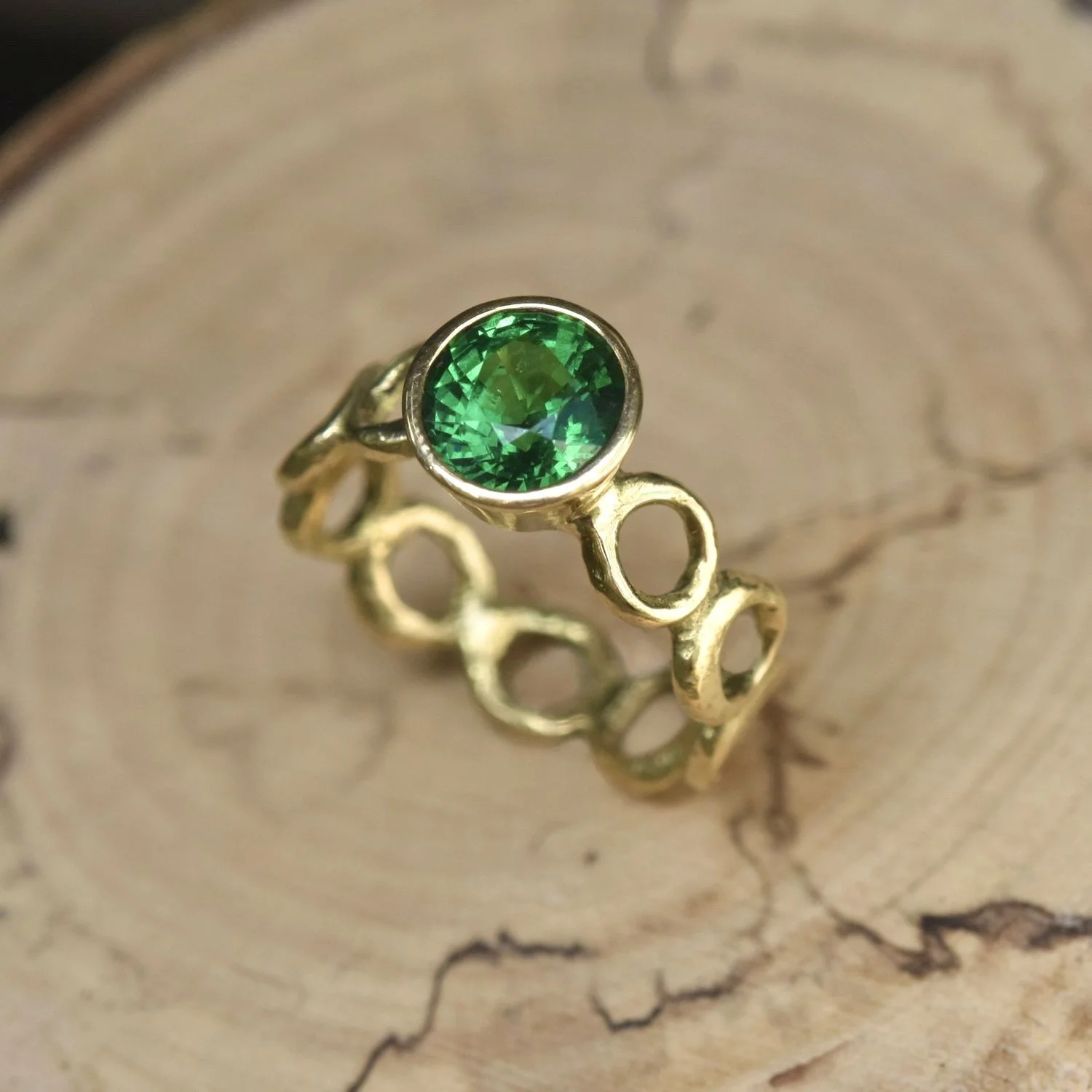 TSAVORITE | £4998