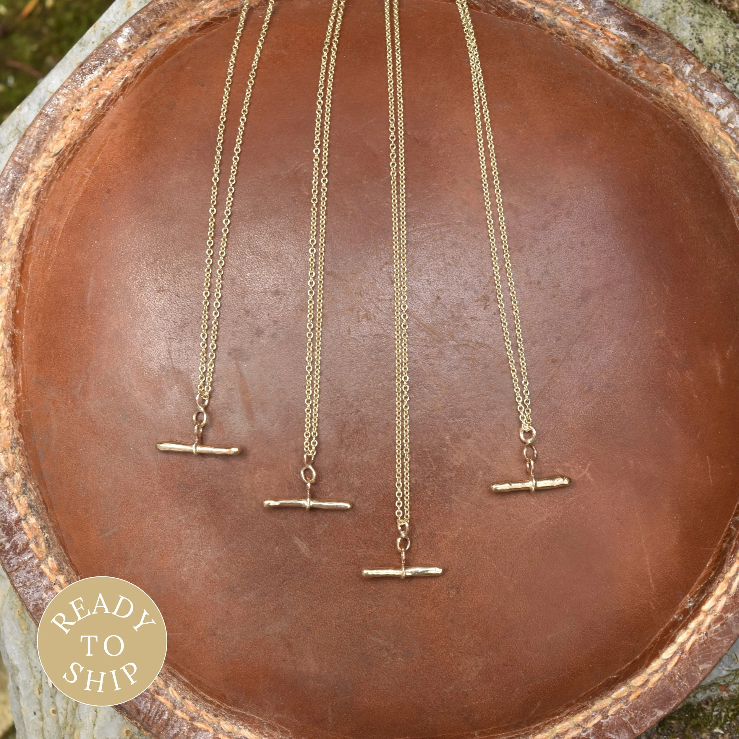 9ct Yellow Gold Molten T-bar Necklace