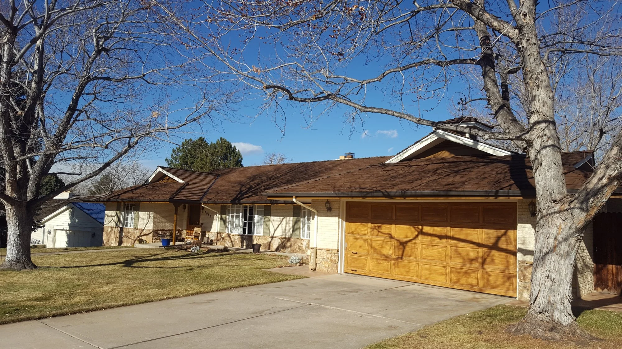 CeDUR Walden roof installed by Tennant Roofing November, 2016.