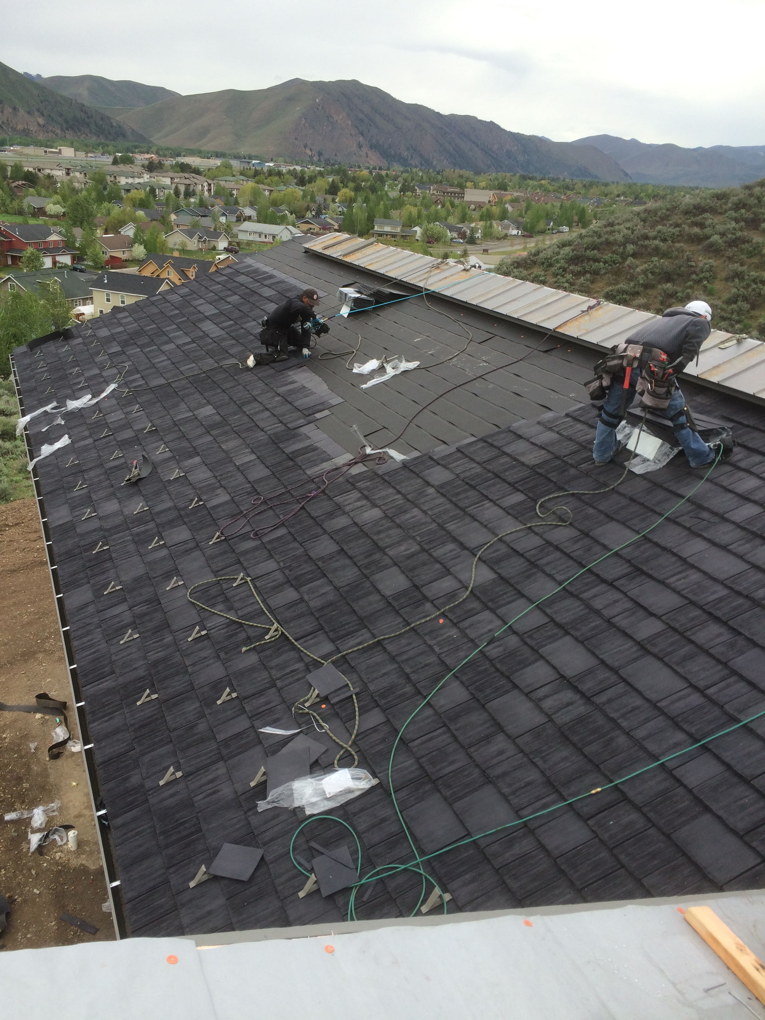 The Best Wind-Resistant Roofing Material