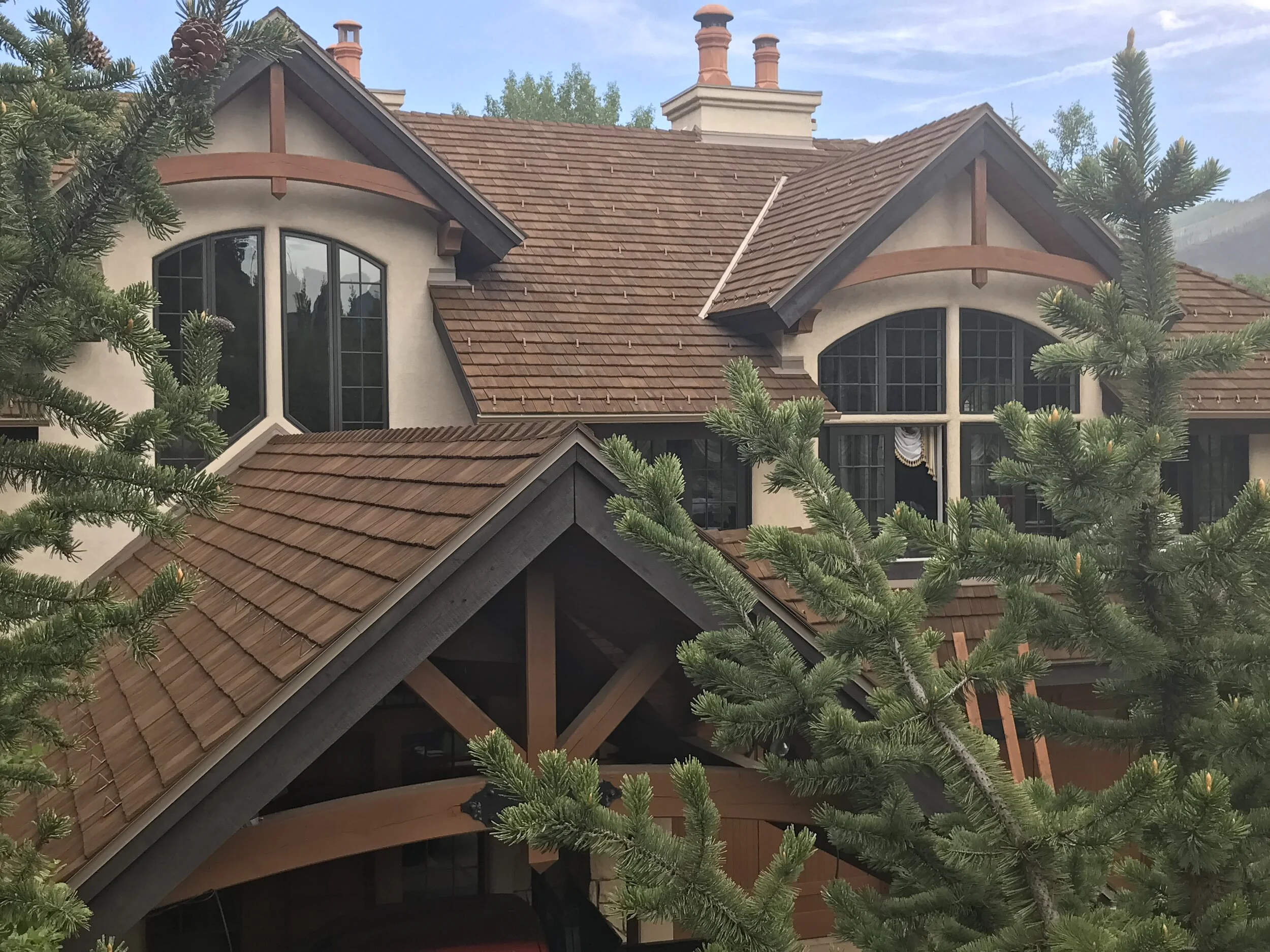 11 Roof and Siding Color Combinations for Your Home CeDUR