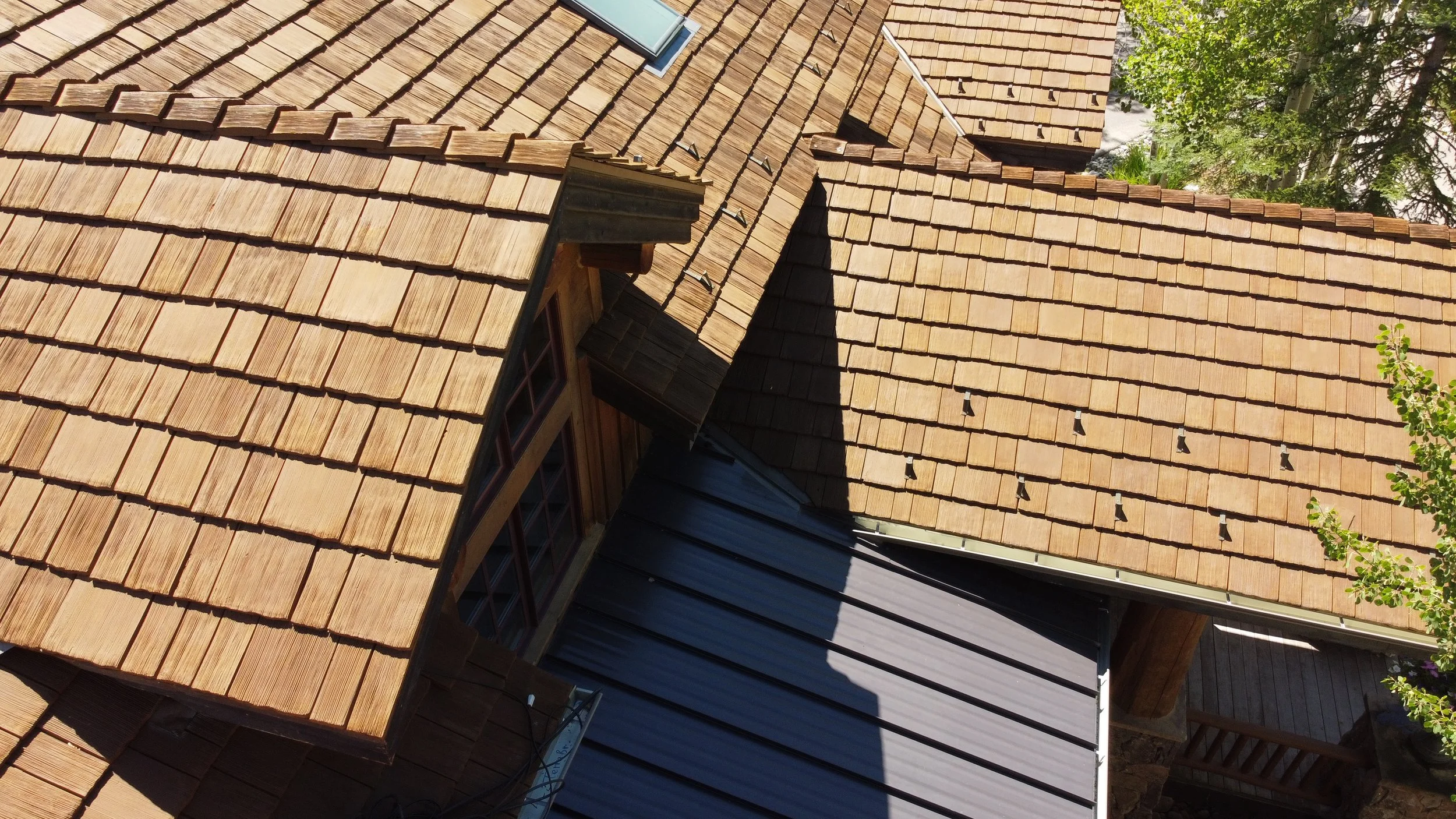 Drone photograph of a home with a CeDUR fire resistant roof in the Rocky Mountains.