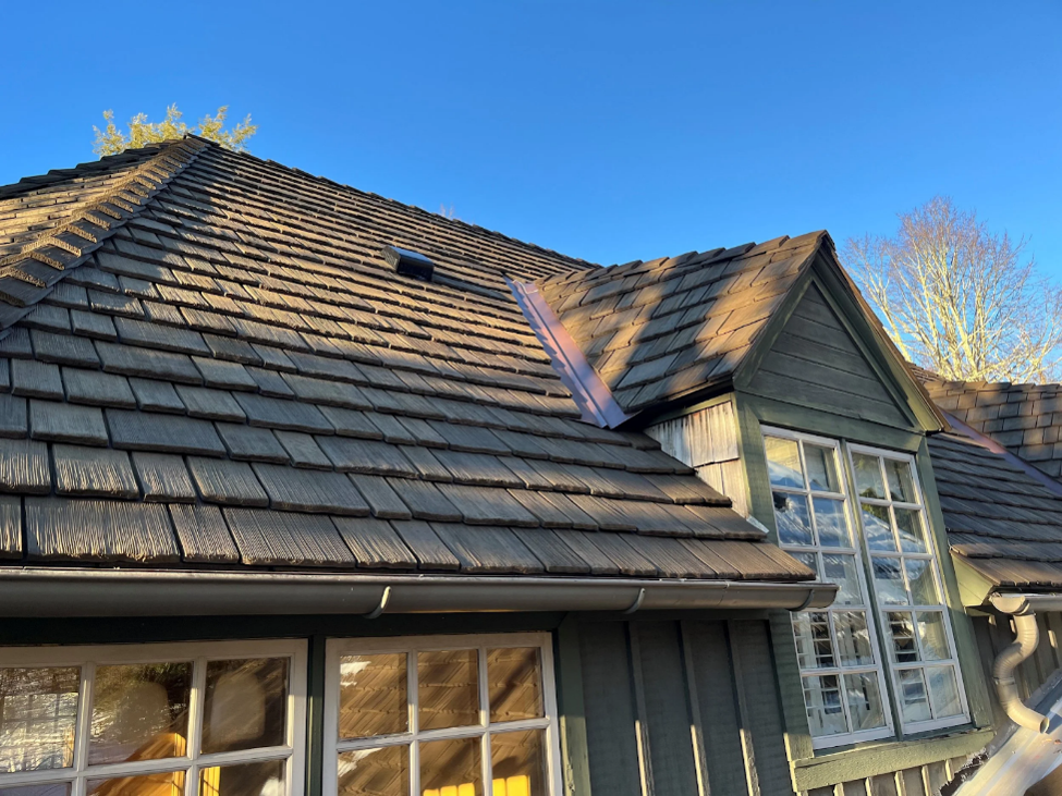 Home with CeDUR Walden synthetic shake roofing installed by All American & Restoration Roofing in South Carolina.