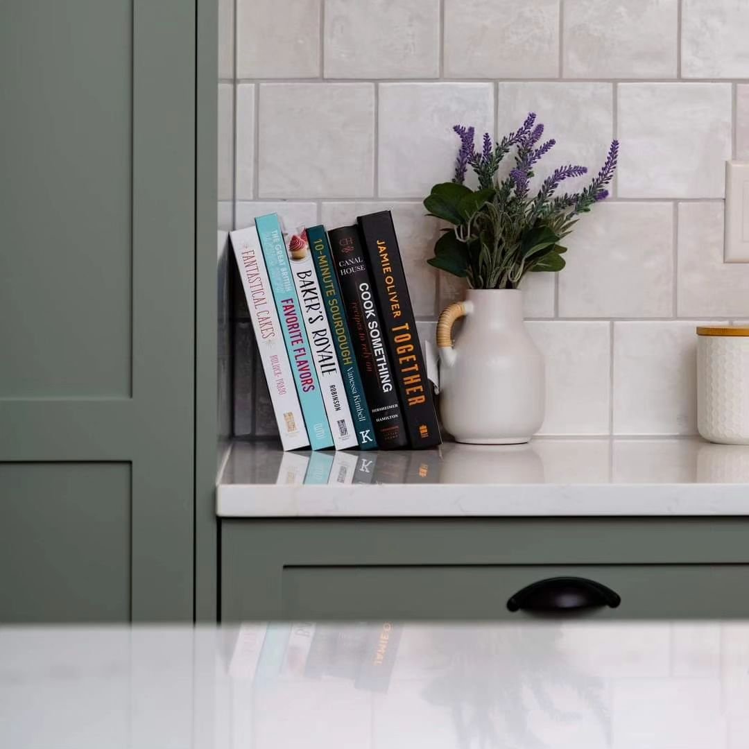 We're ready for our close-up! Another peek at Riverside project from earlier this year 💚
&bull;
&bull;
&bull; 
#cabinetry #customcabinets #custommade #customkitchen #kitcheninspo #kitchen #kitchenrenovation #supportlocal