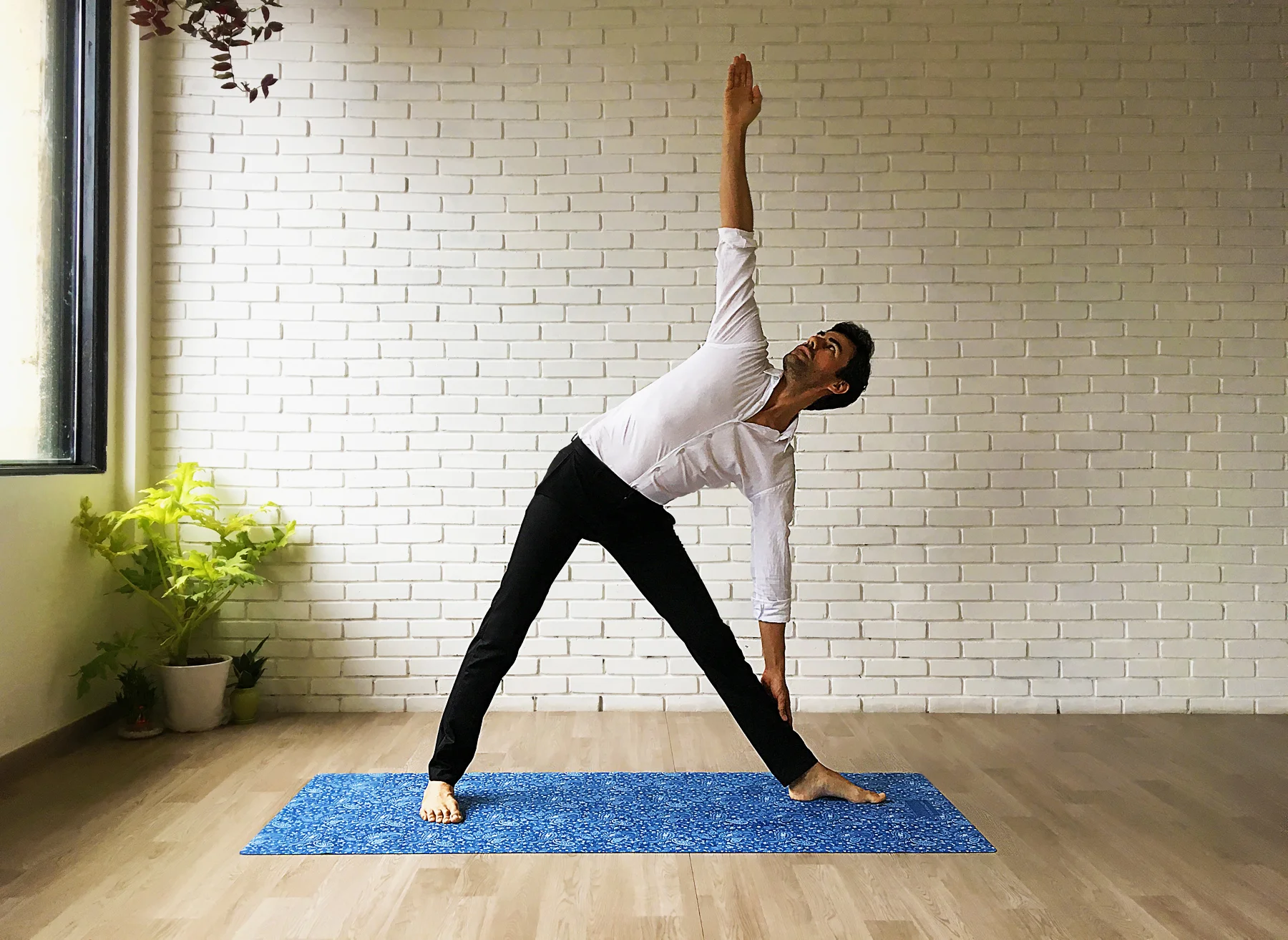 Yoga Trikonasana