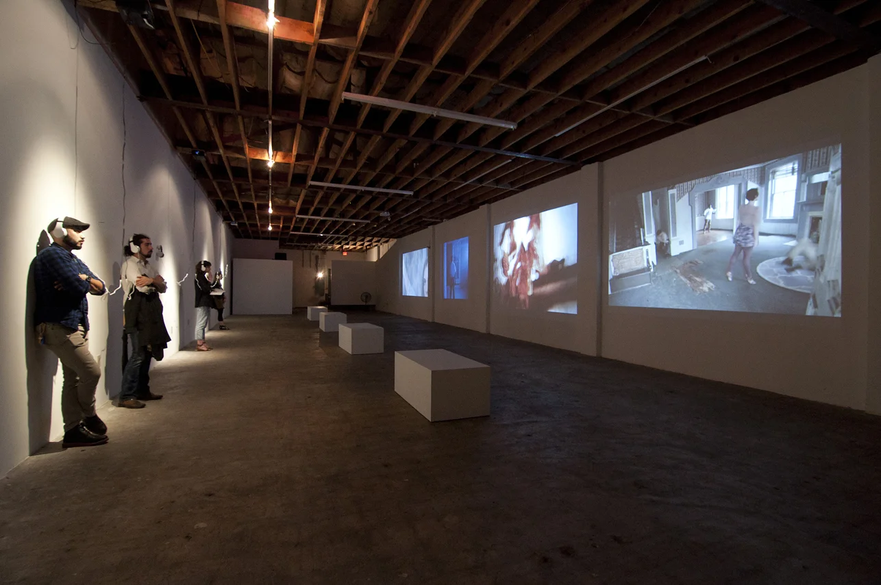 DashFlyonaWall_281.jpg