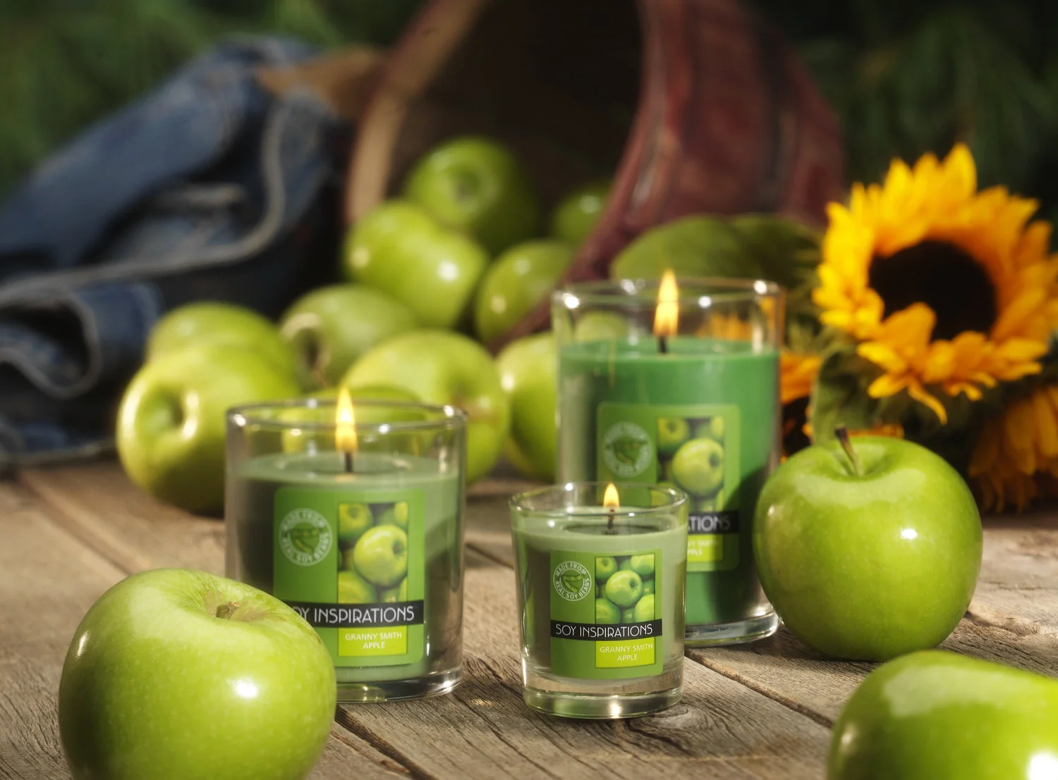 ChicagoPhotographerCandleGreenApple.jpg