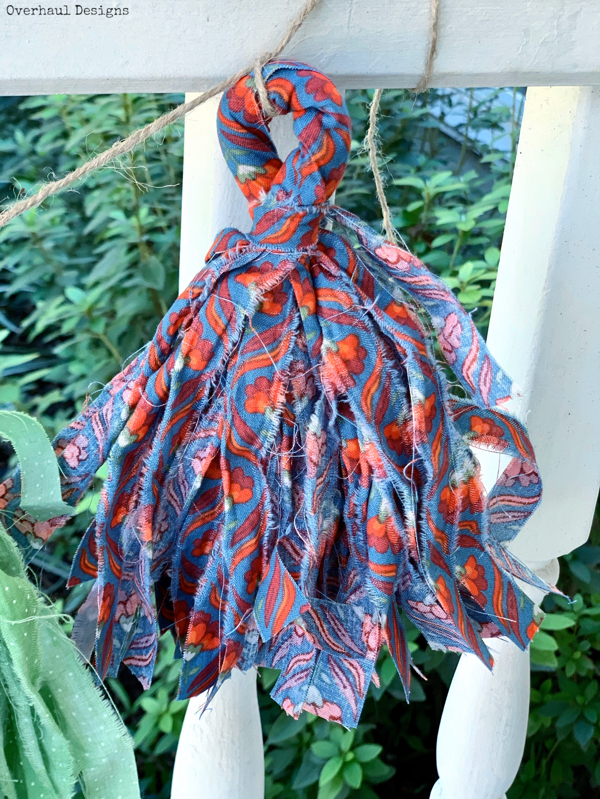 Green:Cream:Blue:Red Floral3.JPG
