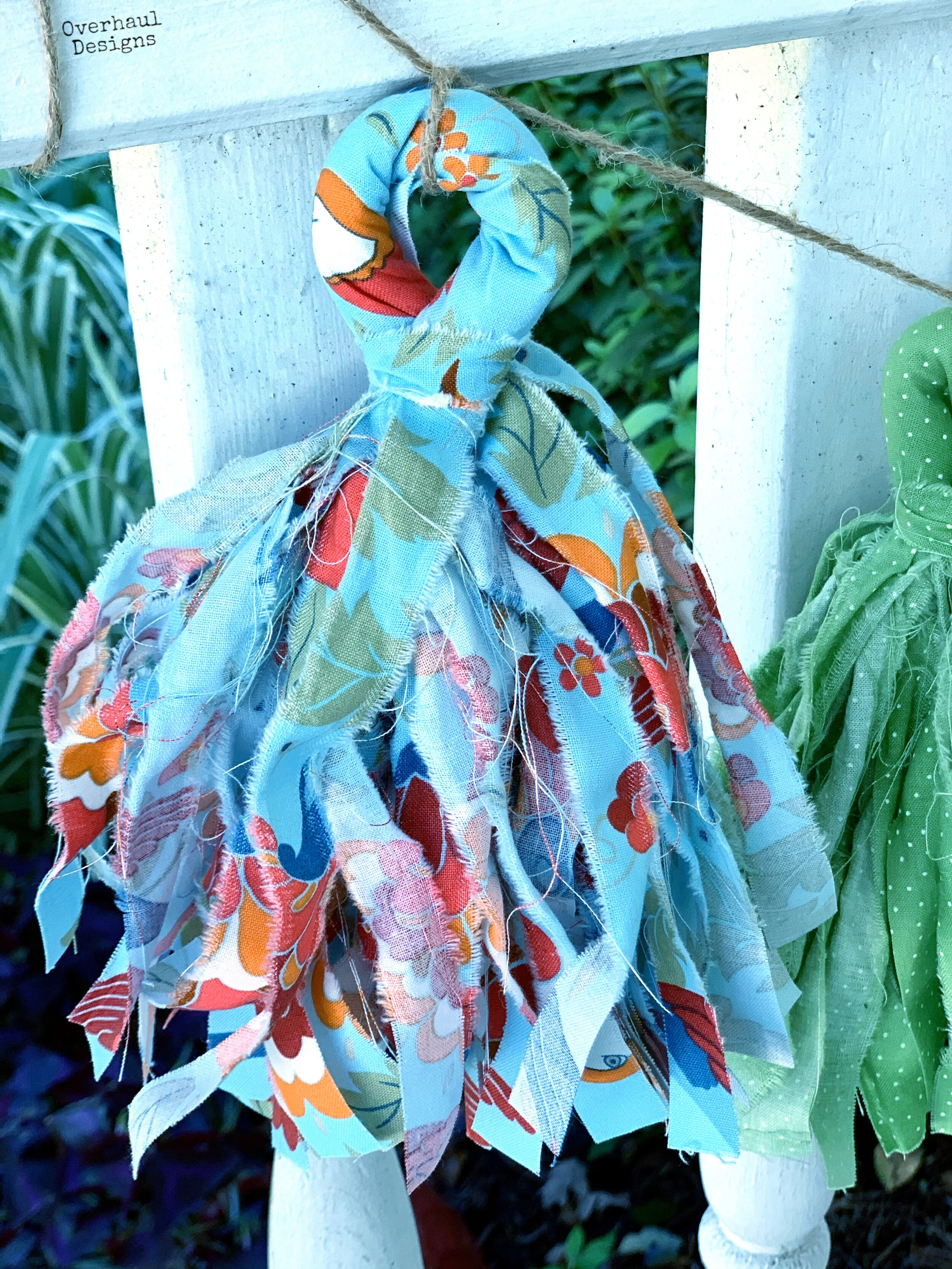 Green:Cream:Blue:Red Floral6.JPG