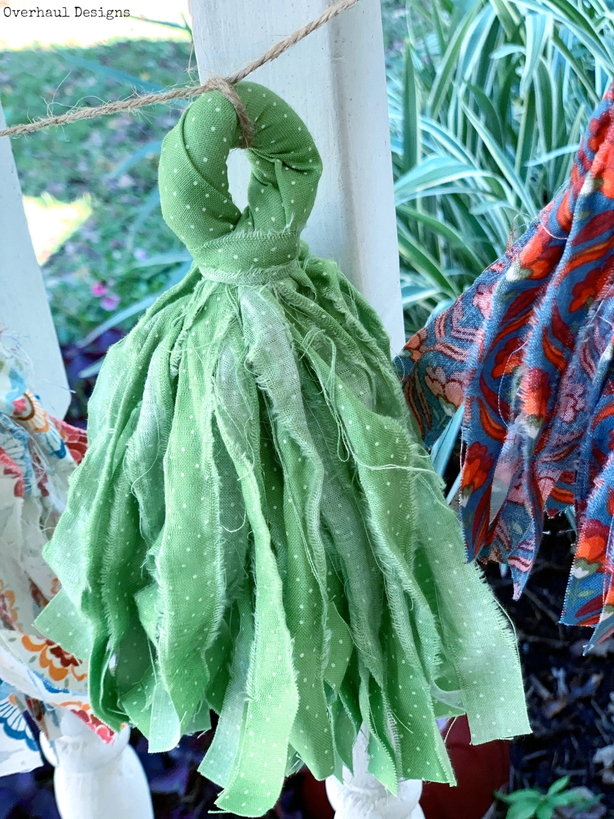 Green:Cream:Blue:Red Floral4.JPG