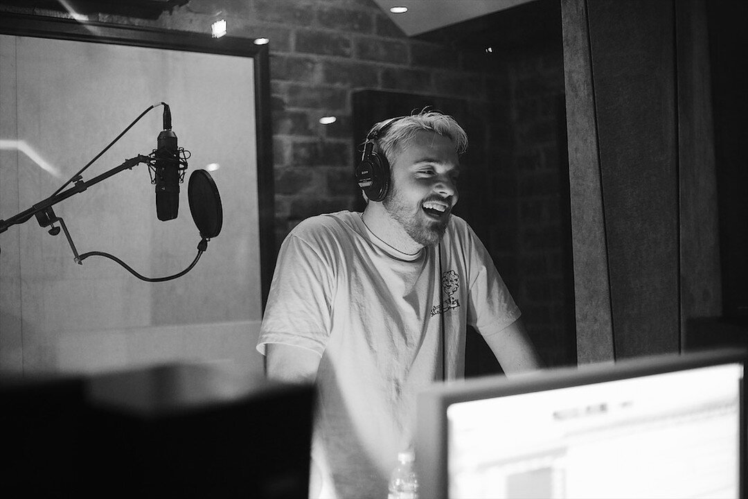 Who said the studio can't be fun? All good vibes when we're in the studio 😌⠀⠀⠀⠀⠀⠀⠀⠀⠀⠀⠀⠀⠀⠀⠀⠀⠀⠀
.⠀⠀⠀⠀⠀⠀⠀⠀⠀
.⠀⠀⠀⠀⠀⠀⠀⠀⠀
#studio #studiolife #studiotime #recording #protools #engineer #microphone #rap #rapper #hiphop #music #musician #songwriter #bars #m