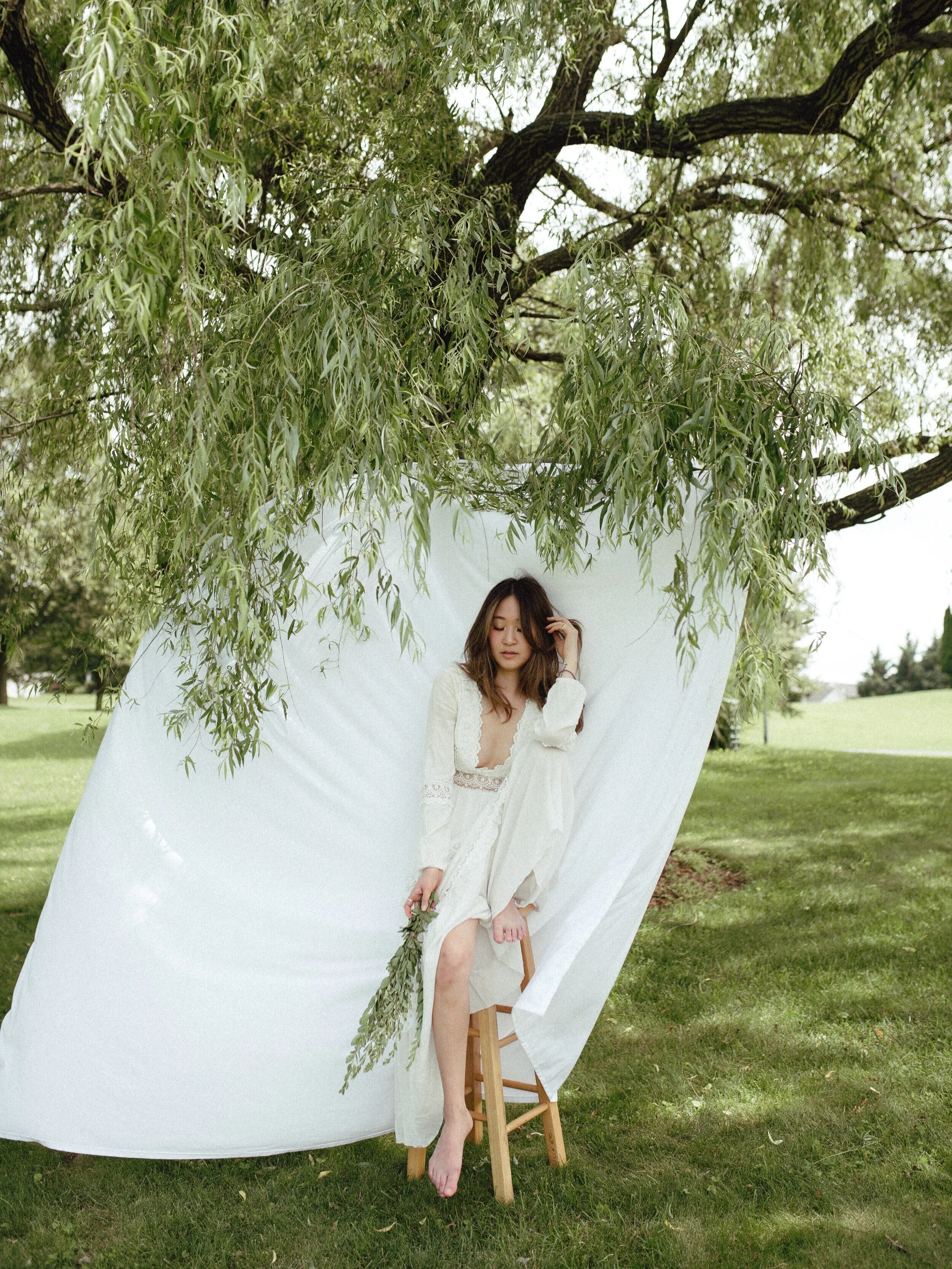 SPRING BACKYARD PORTRAIT SESSION || POTOMAC, MARYLAND