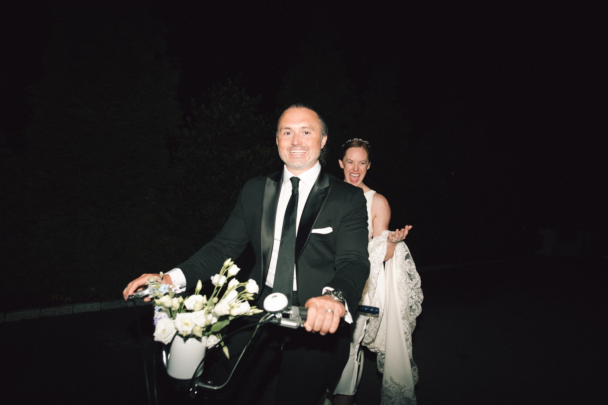 LIZRACHELPHOTO-CHEVYCHASE-MD-WEDDING-PHOTOGRAPHER-BACKYARD-GARDEN-WEDDING-104.jpg