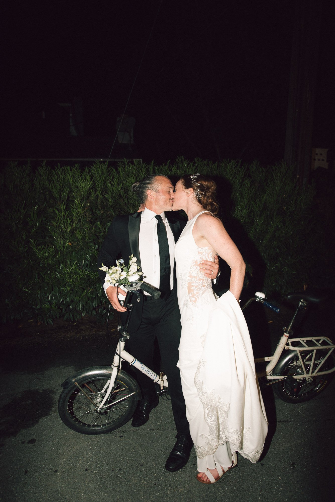 LIZRACHELPHOTO-CHEVYCHASE-MD-WEDDING-PHOTOGRAPHER-BACKYARD-GARDEN-WEDDING-103.jpg