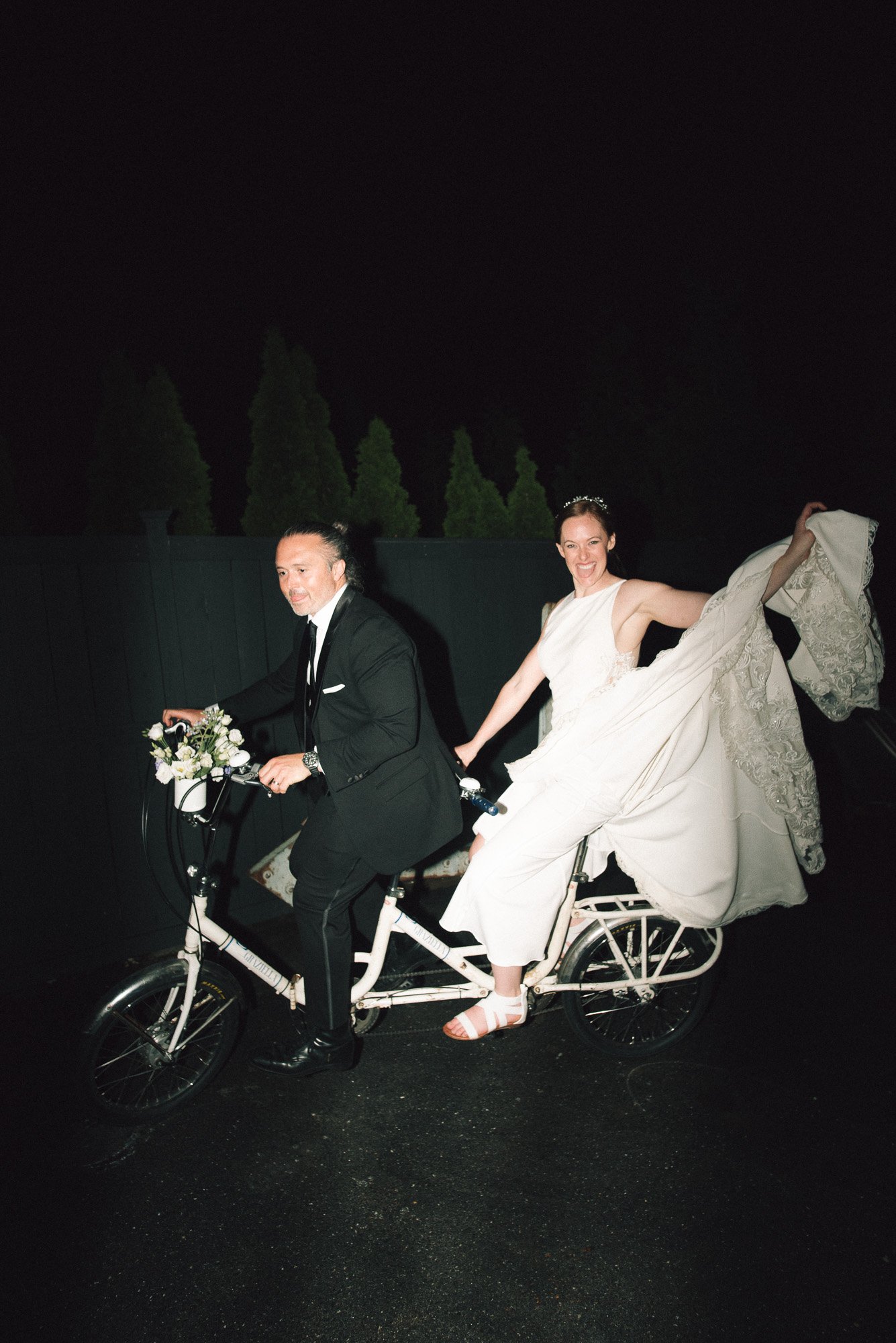 LIZRACHELPHOTO-CHEVYCHASE-MD-WEDDING-PHOTOGRAPHER-BACKYARD-GARDEN-WEDDING-101.jpg