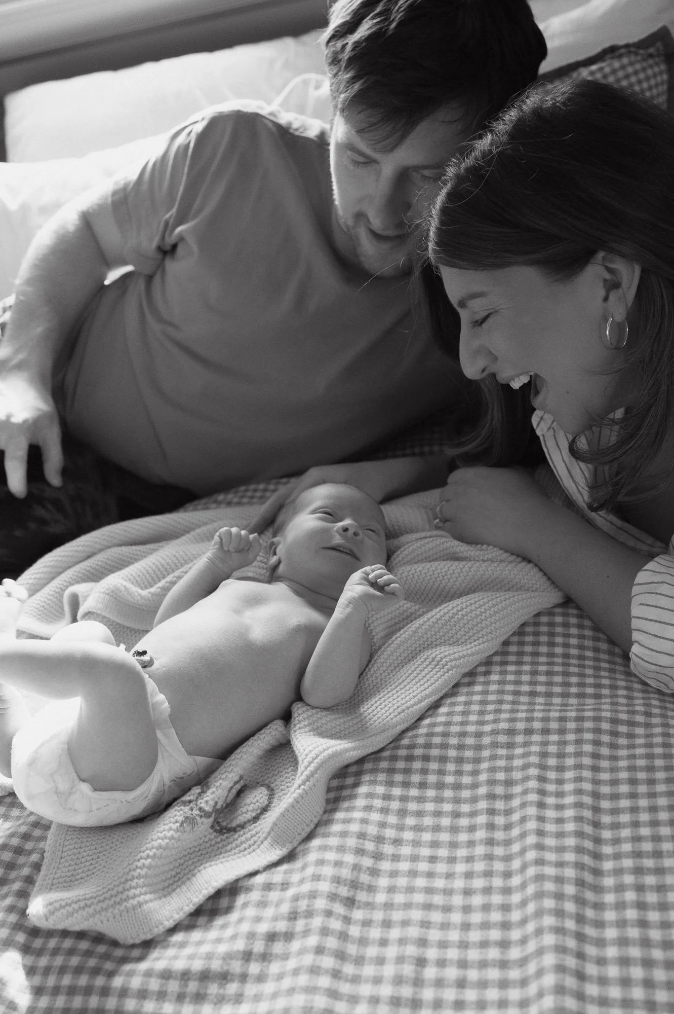 MATERNITY-MOTHERHOOD-IN-HOME-SESSION-DC-PHOTOGRAPHER-LIZRACHELPHOTO-49.jpg