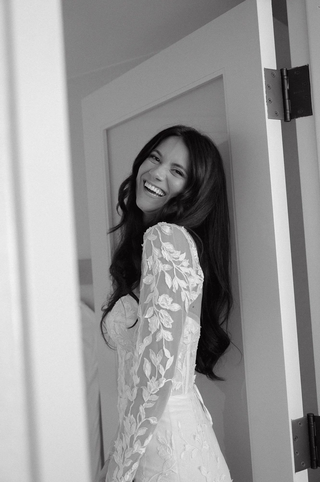 Bride getting ready for her wedding at Baltimore Marriott Waterfront Hotel