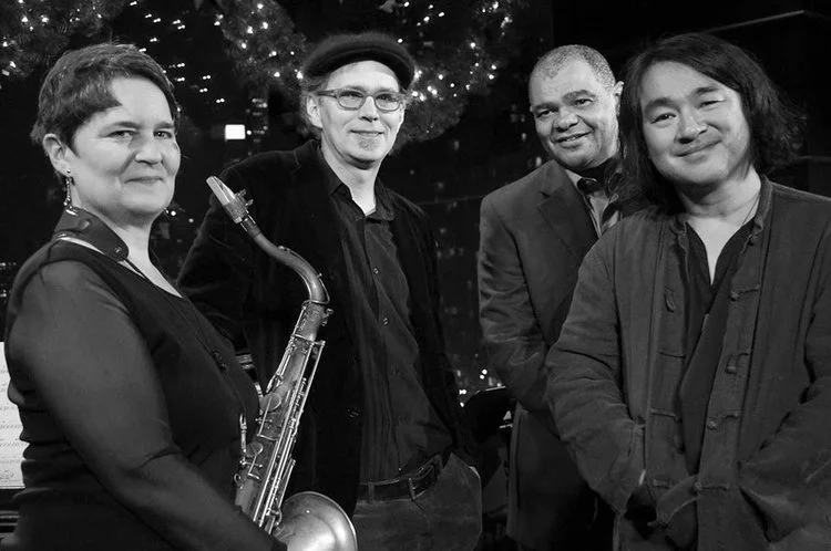 jj4tet+B&W.jpg
