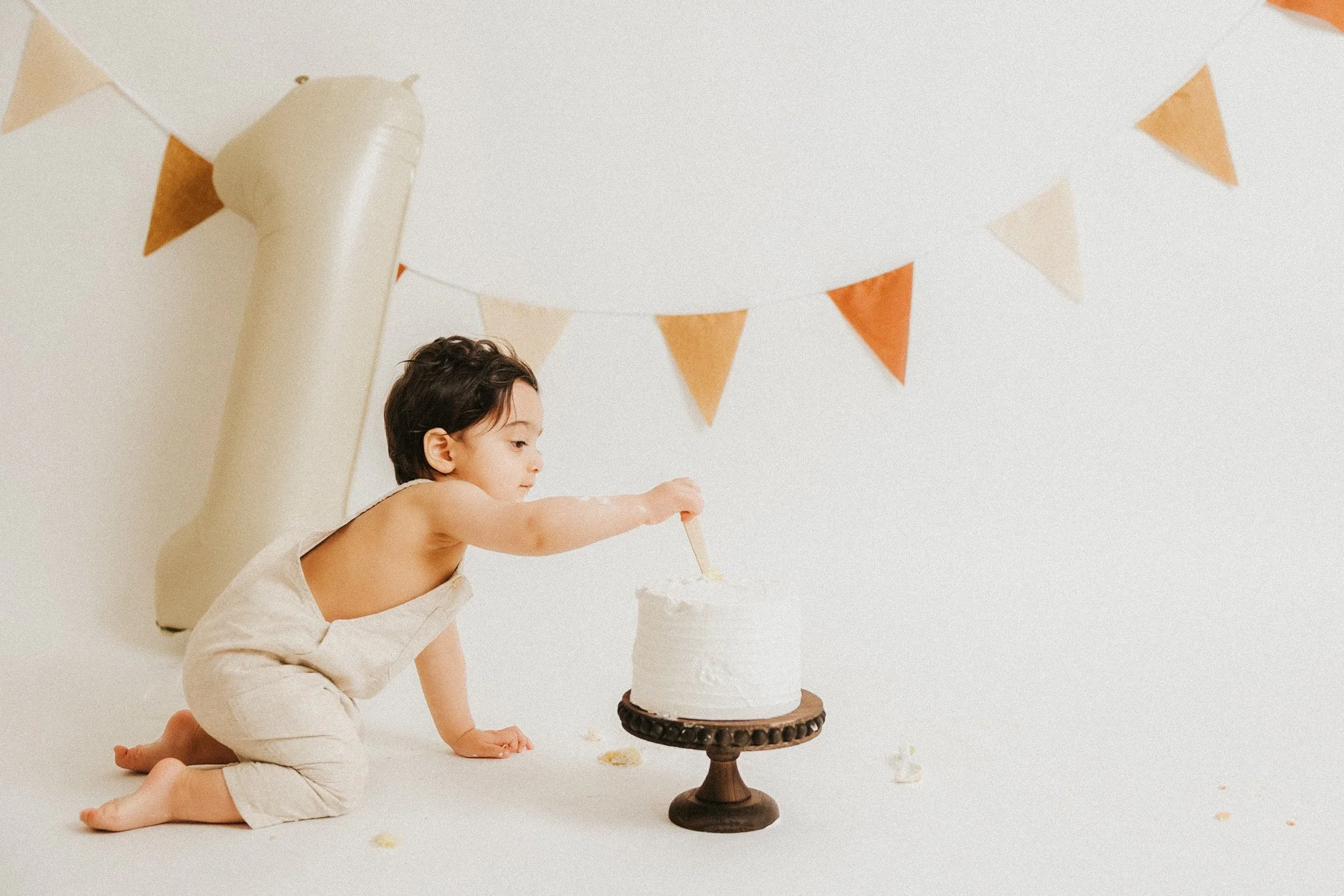 natural cake smash brampton baby boy-5.jpg