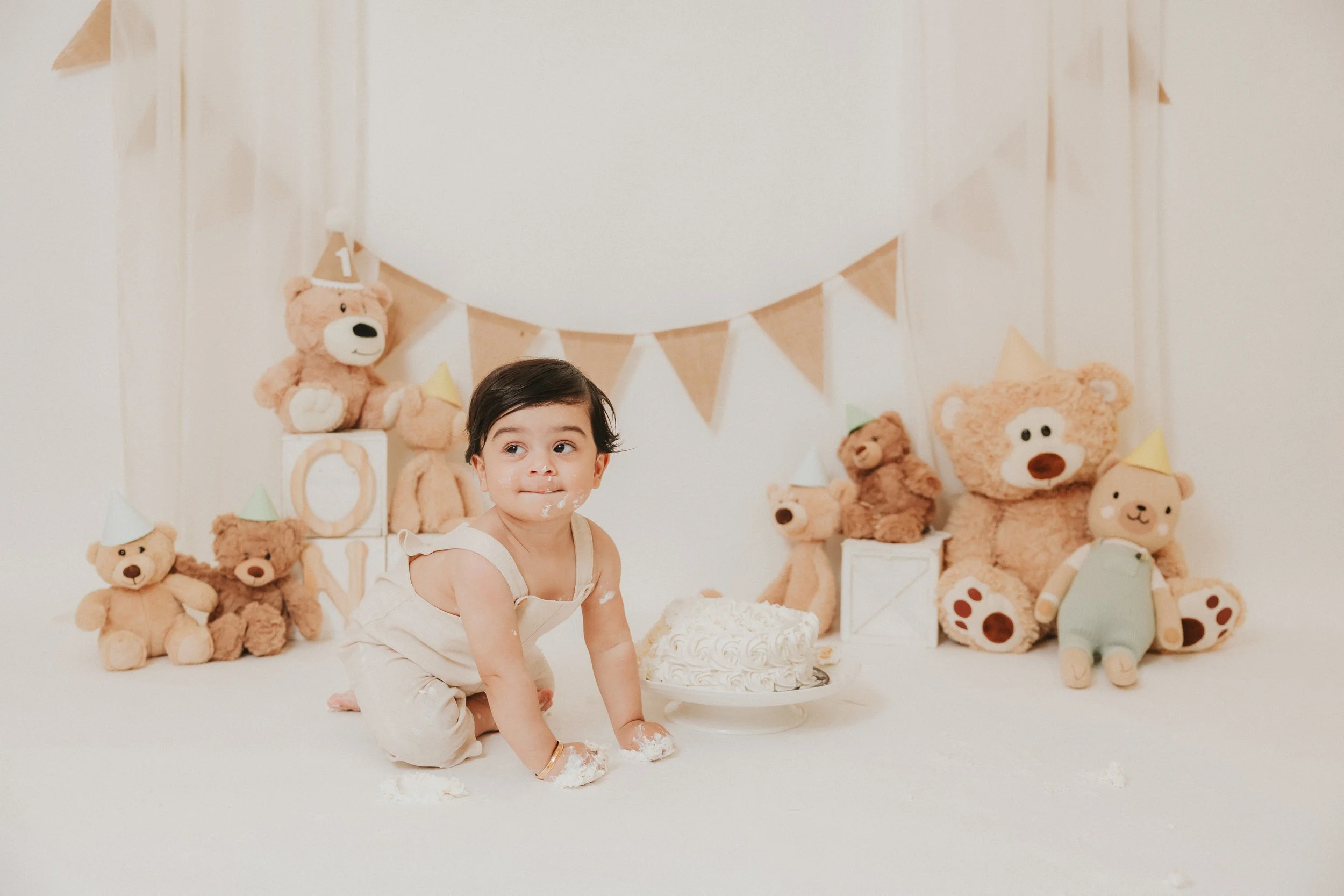 teddy bear birthday party cake smash-11.jpg