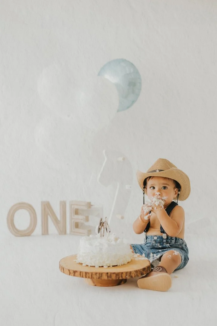wild one cake smash toronto photographer-14.jpg