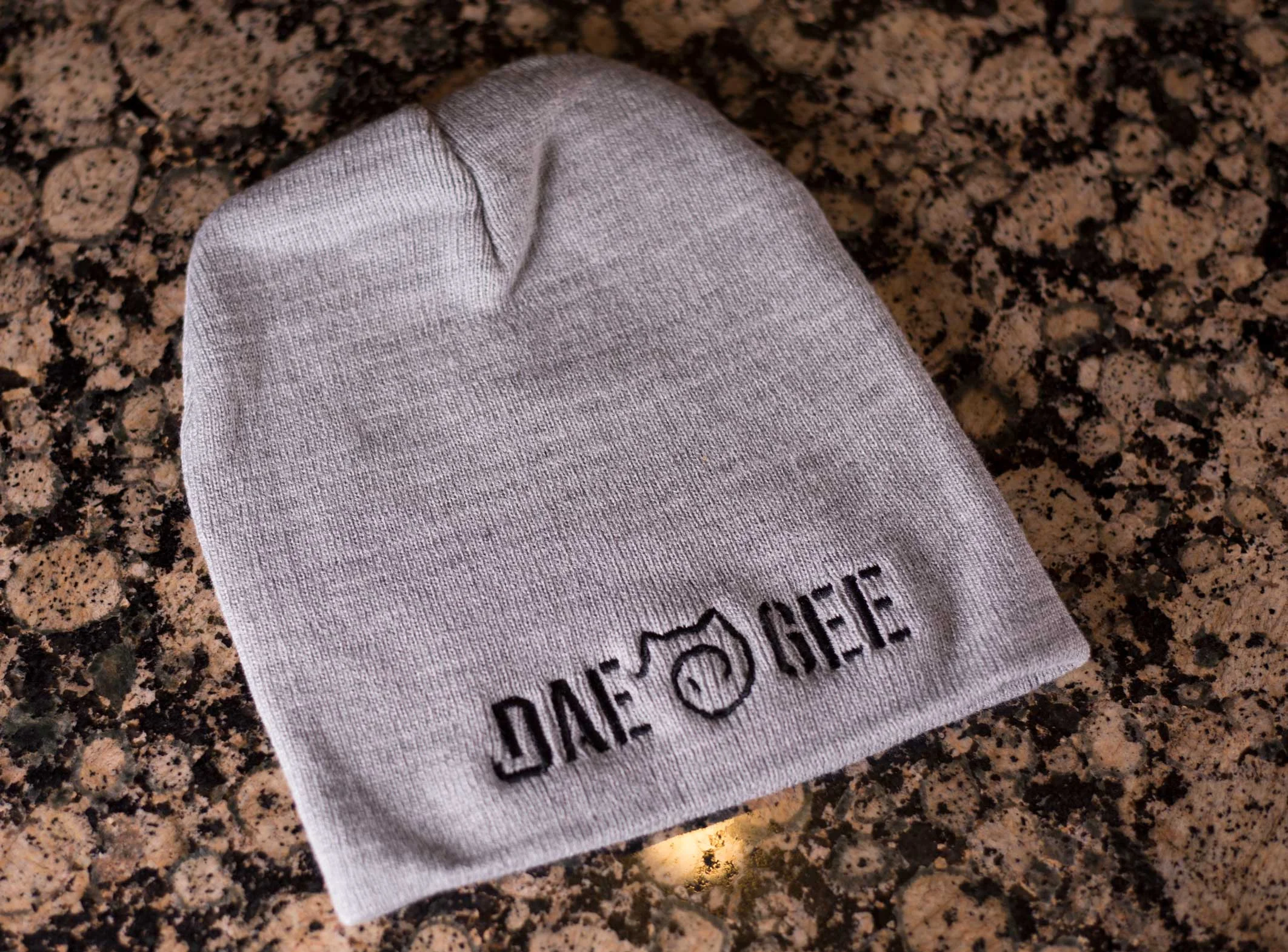 DAE17_STORE_BEANIE_FRONT.jpg