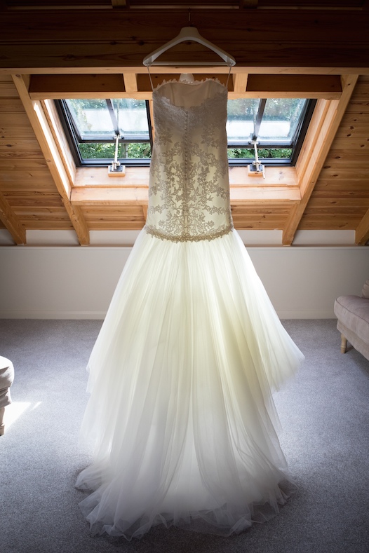 Wedding photography Cheshire at Oak tree of Peover