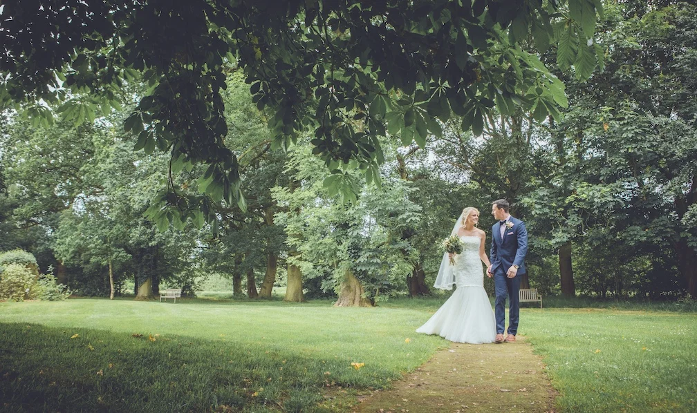 Mr & Mrs Robertson 502.jpg