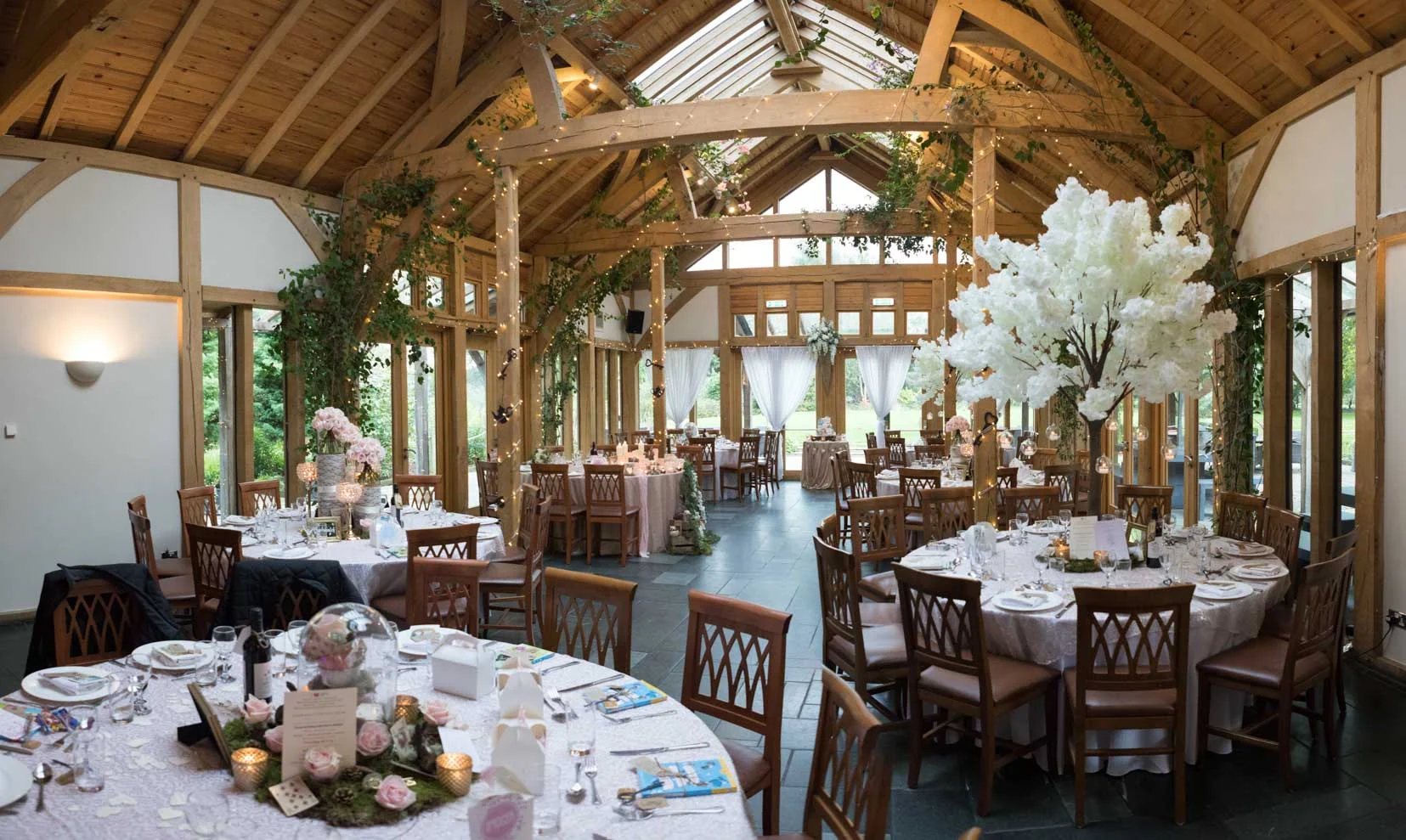 The Oak Tree of Peover Wedding Photography (107 of 193).jpg