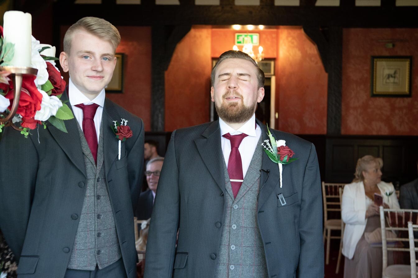 Mr & Mrs Halliwell-208.jpg