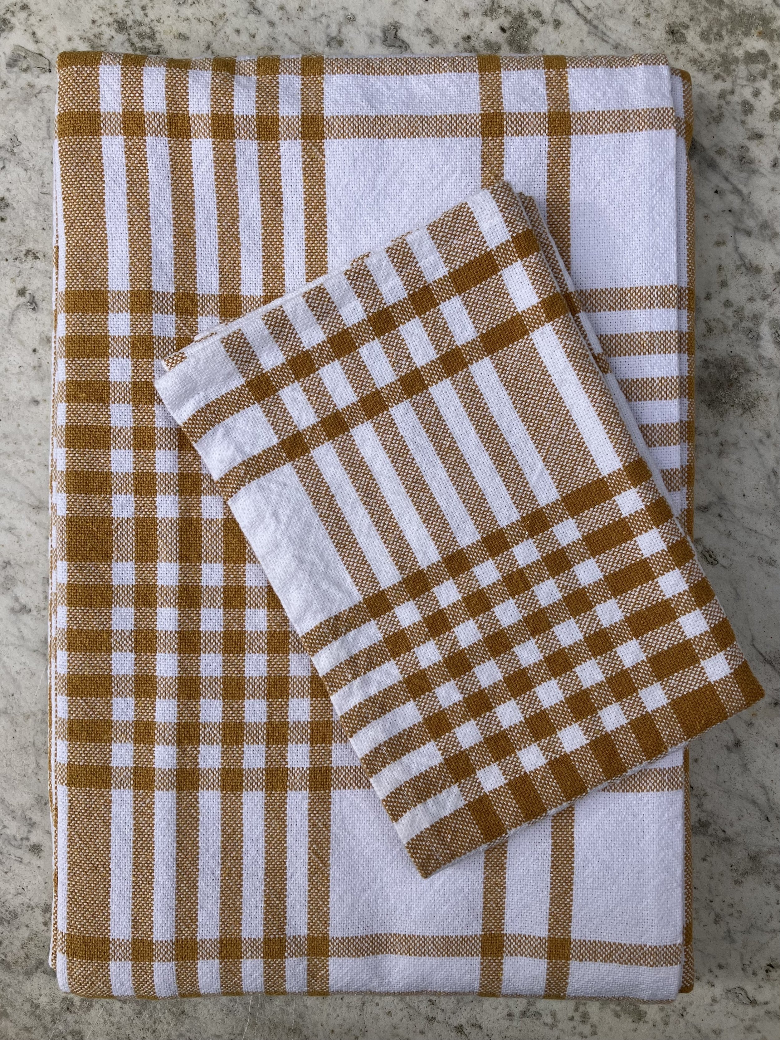 nappe serviette ocre.jpg