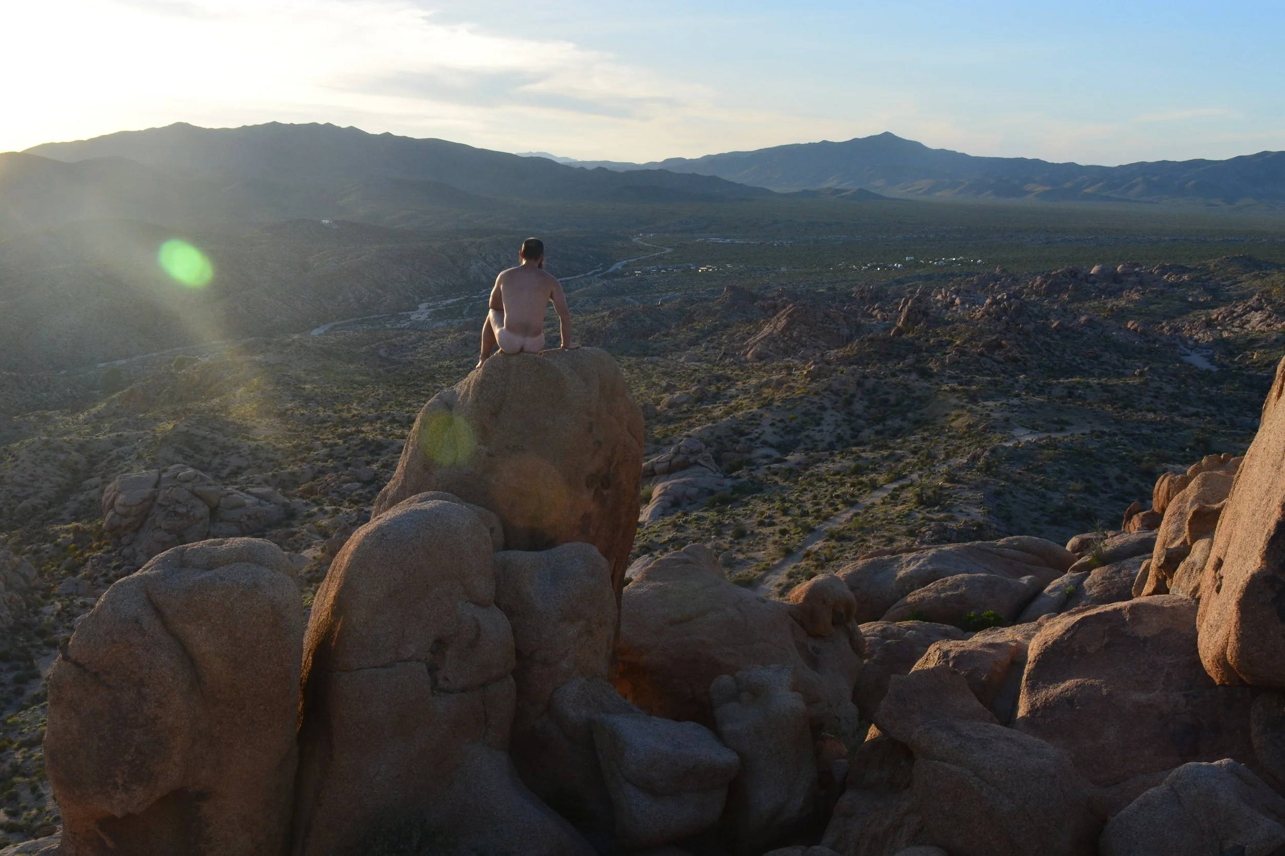 Lincoln_Rock Sitting Rays.JPG